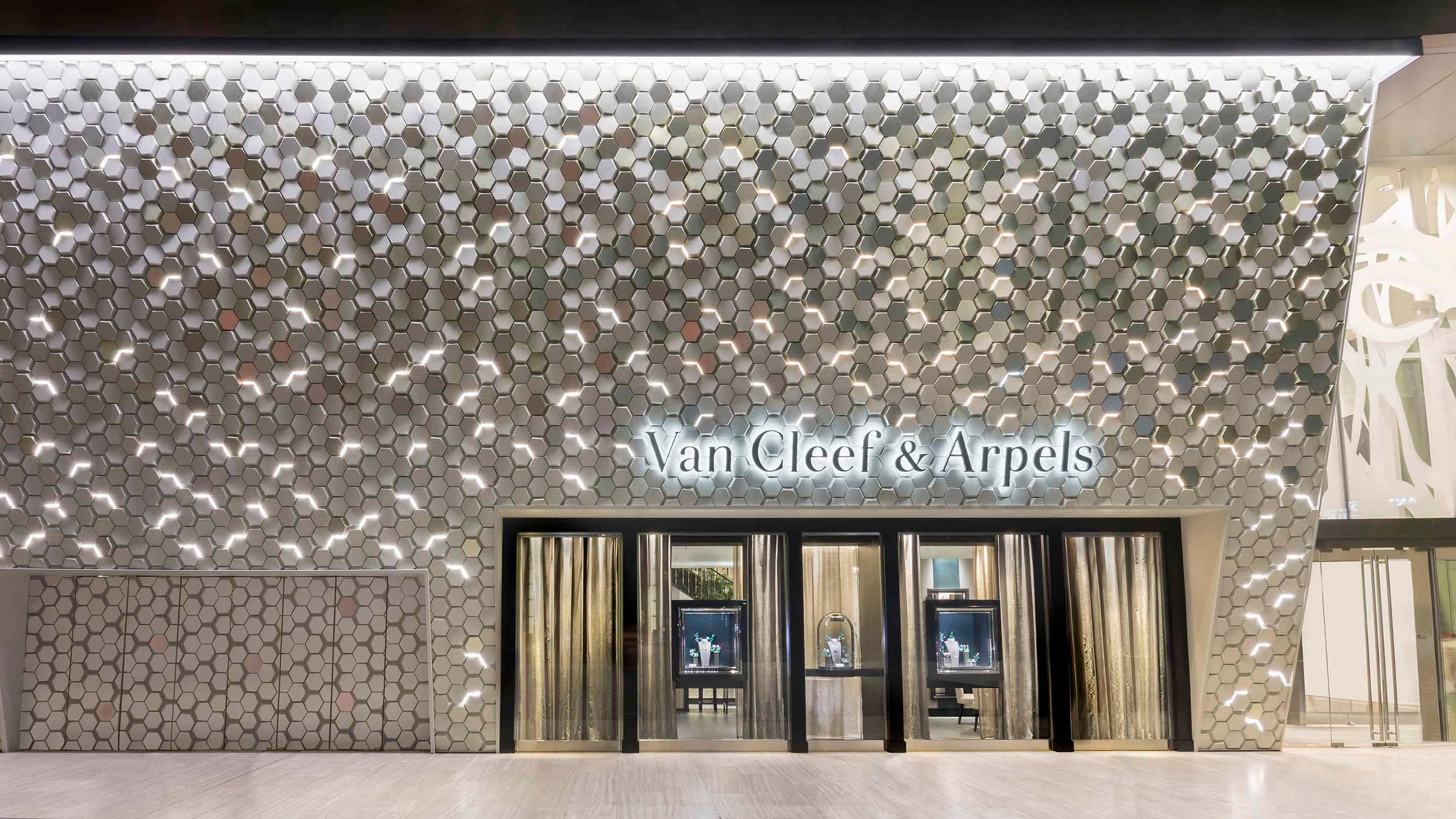Shangai ifc present the exterior facade view, Van Cleef & Arpels.