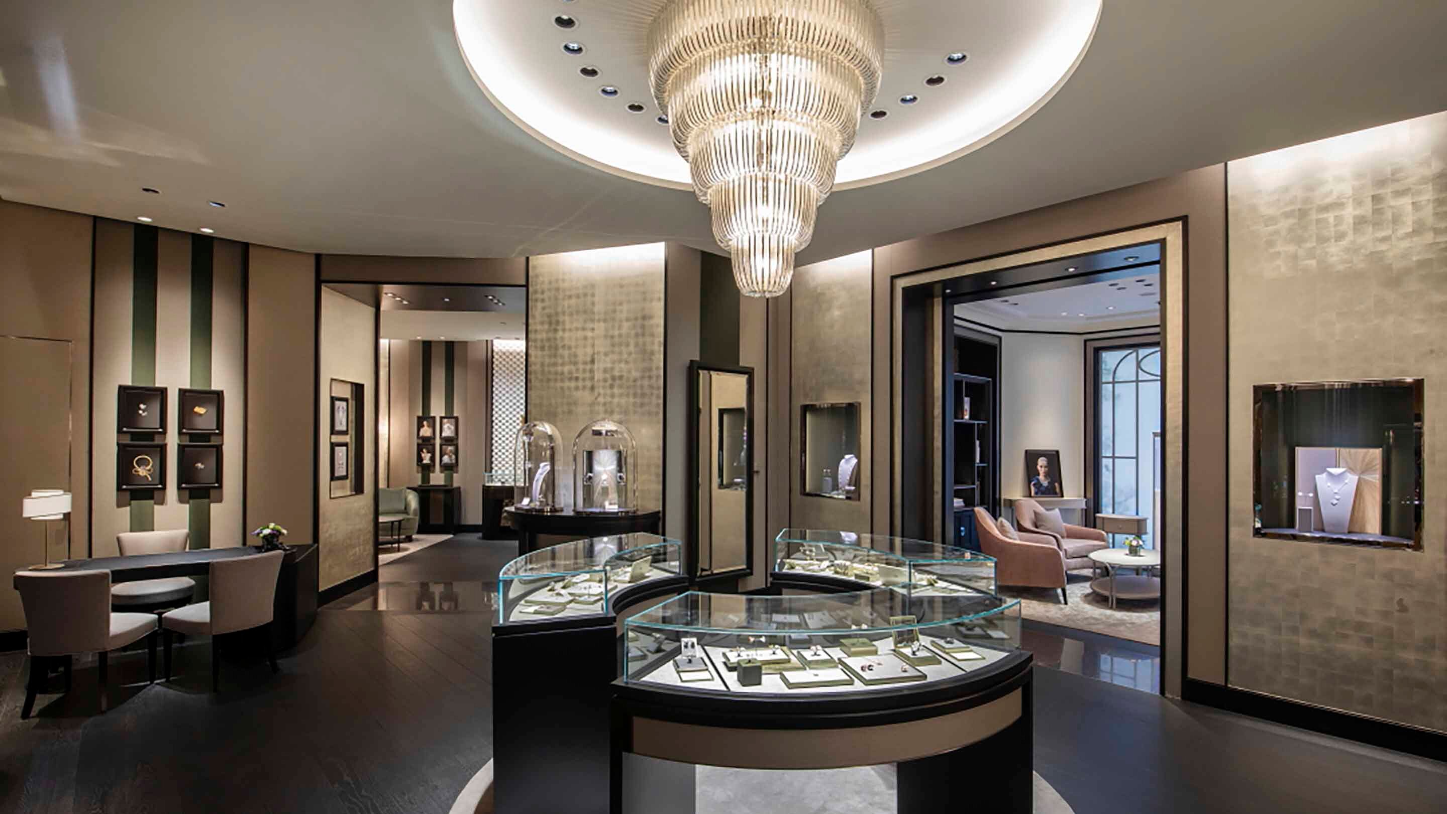 Guanghzou taikoo hui boutique present an interior view, the main aera, Van Cleef Arpels