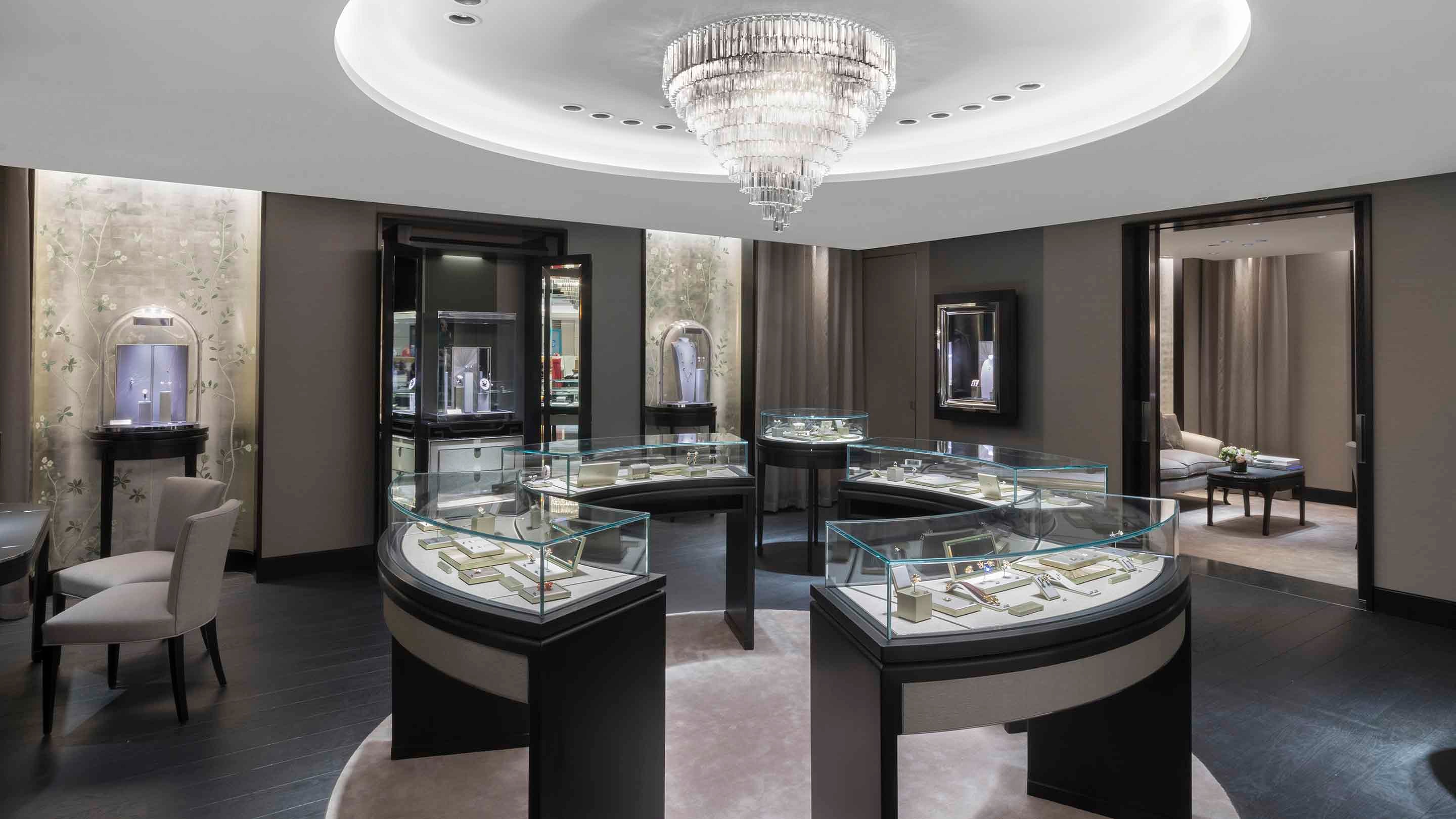 S&eacute;oul Duty Free Lotte main boutique present a main aera view, Van Cleef & Arpels