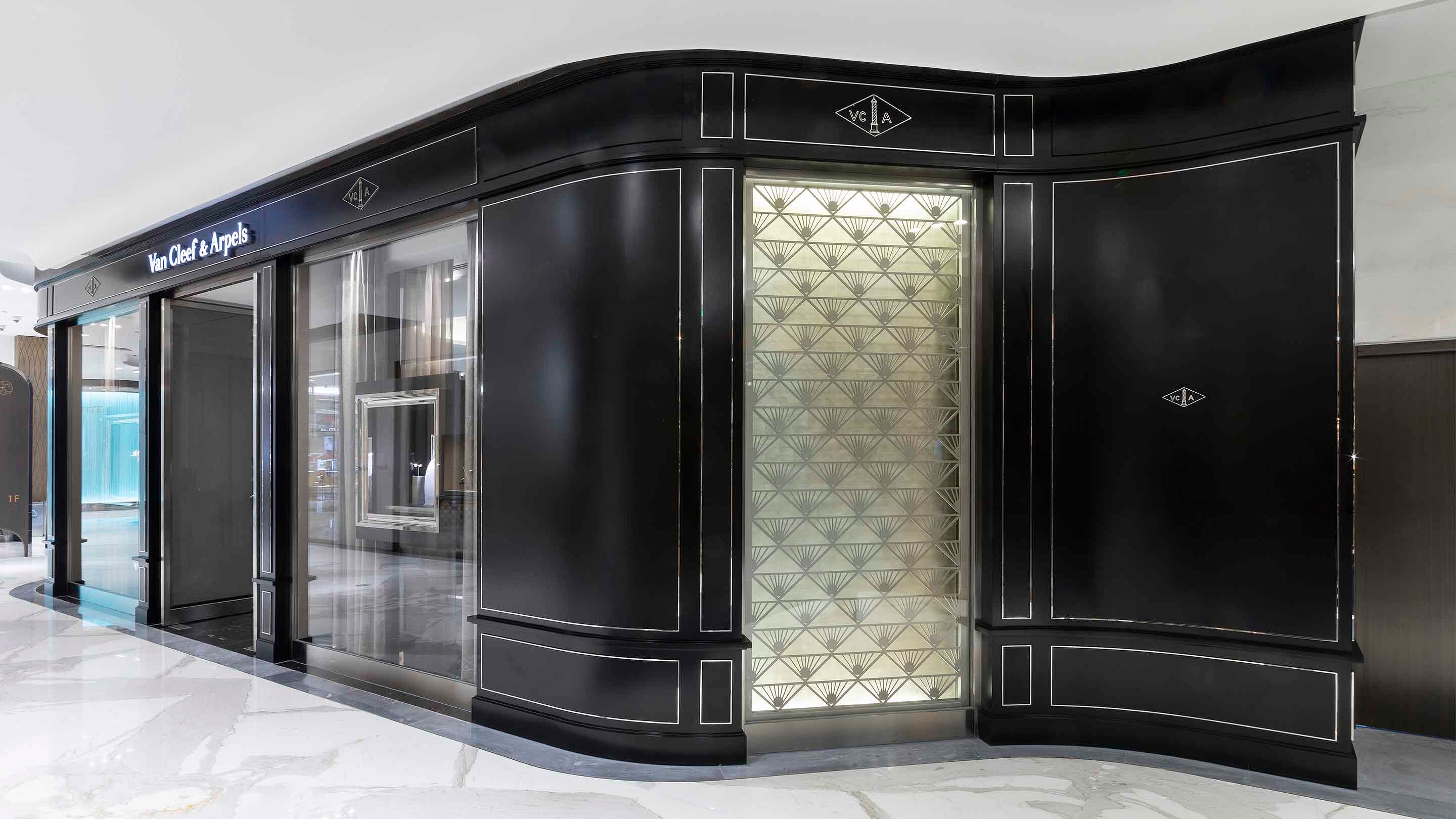 Xian Shin Kong present the exterior facade2, Van Cleef & Arpels.