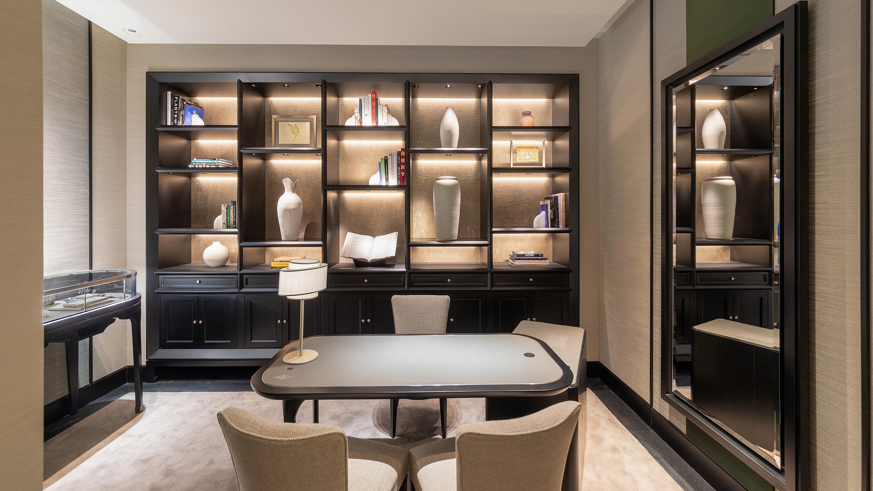 China, Qingdao Hisense Plaza, present the sales area view2, Van Cleef and Arpels.