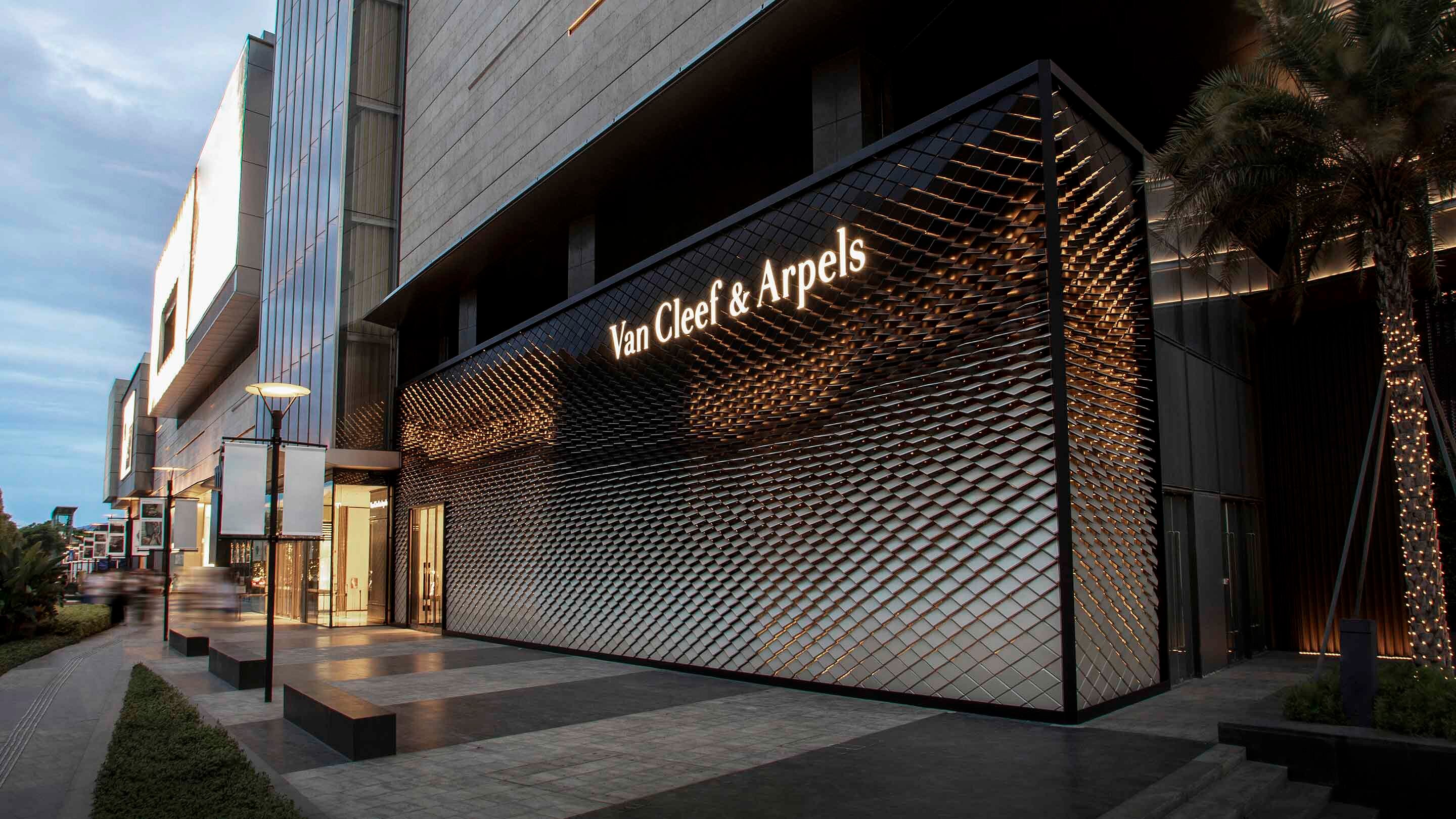 Shenzen Bay present the facade view, Van Cleef & Arpels.