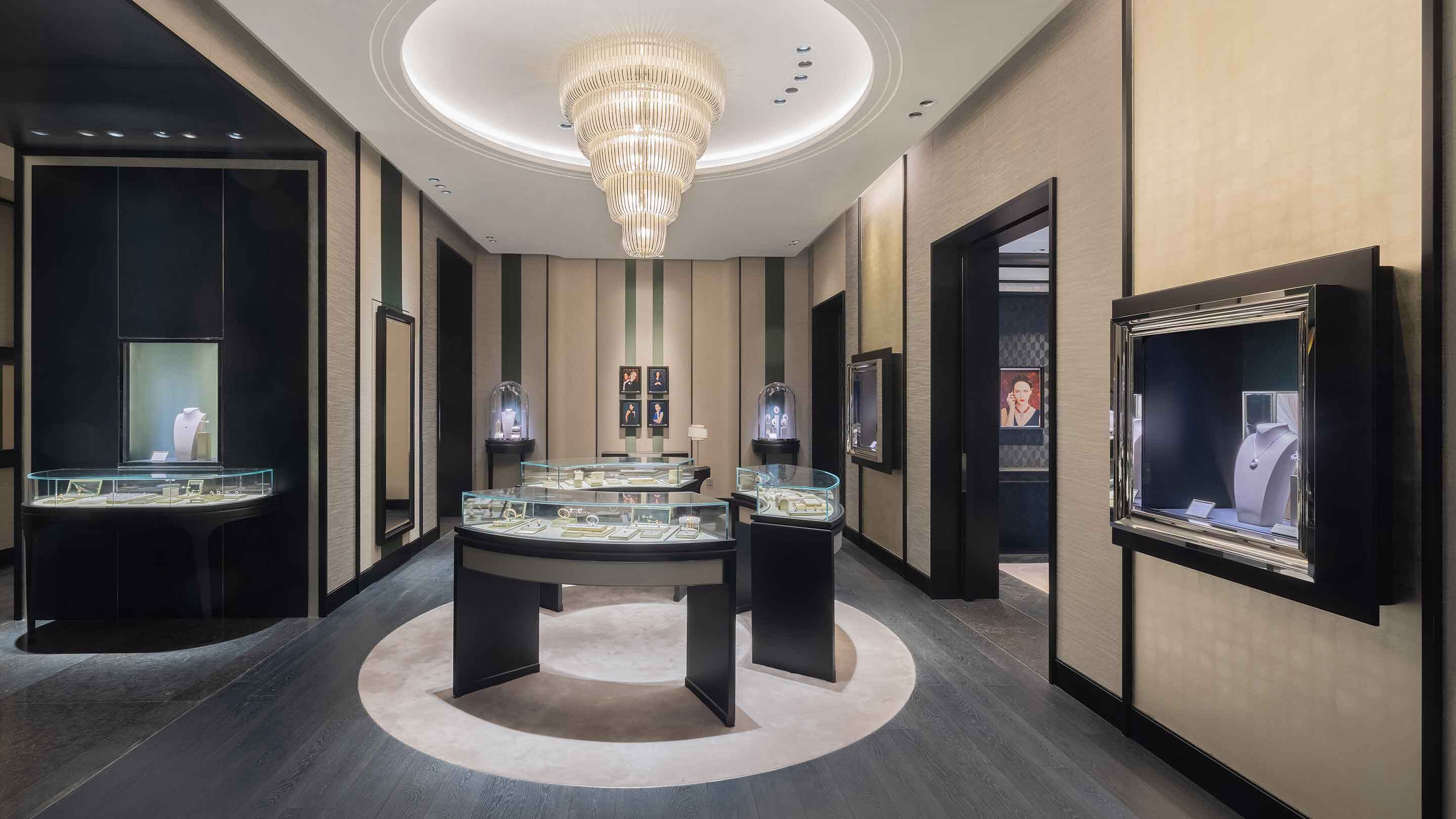 Wuhan, Heartland 66 present the main area 2, Van Cleef & Arpels.