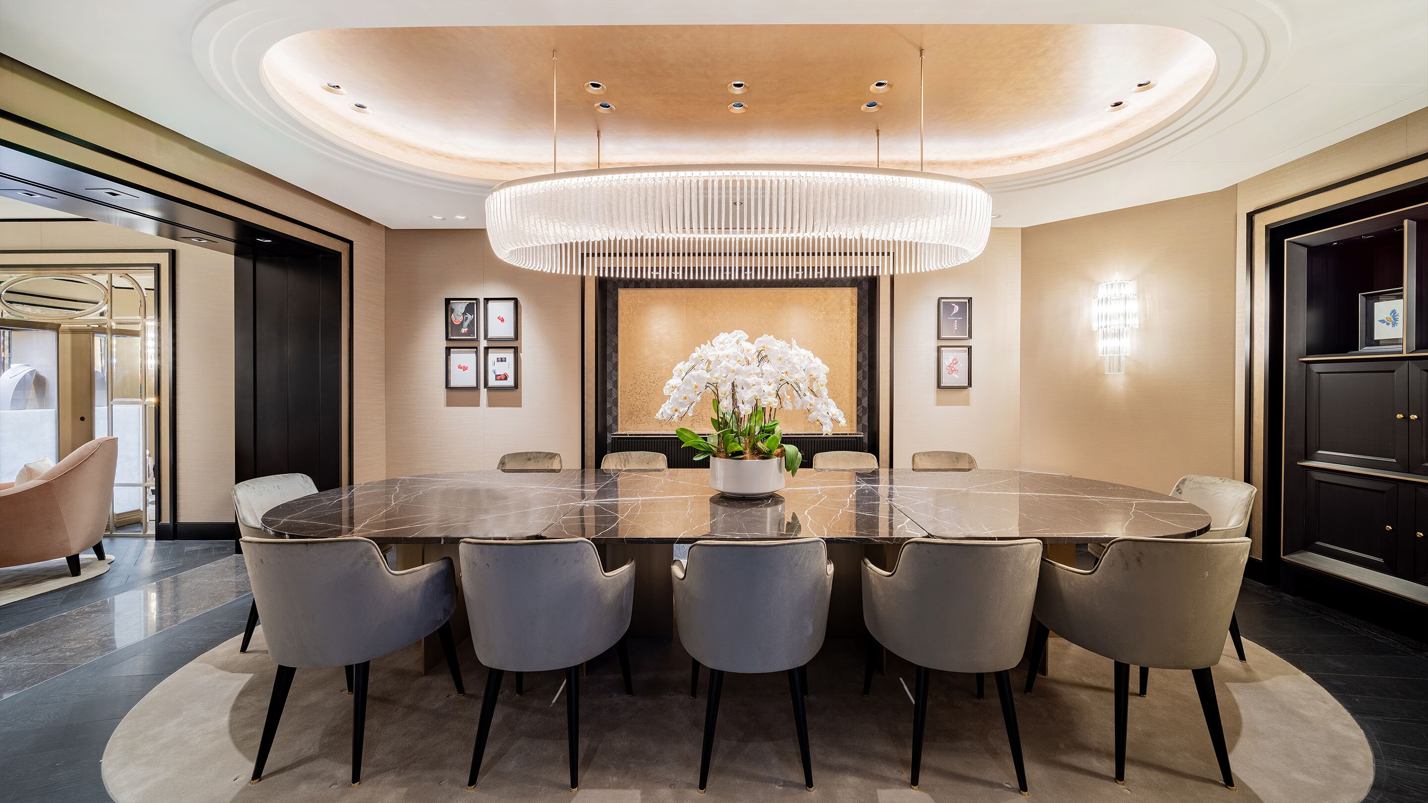 Hangzhou Tower, picture of the boutique's VIC salon, Van Cleef & Arpels.