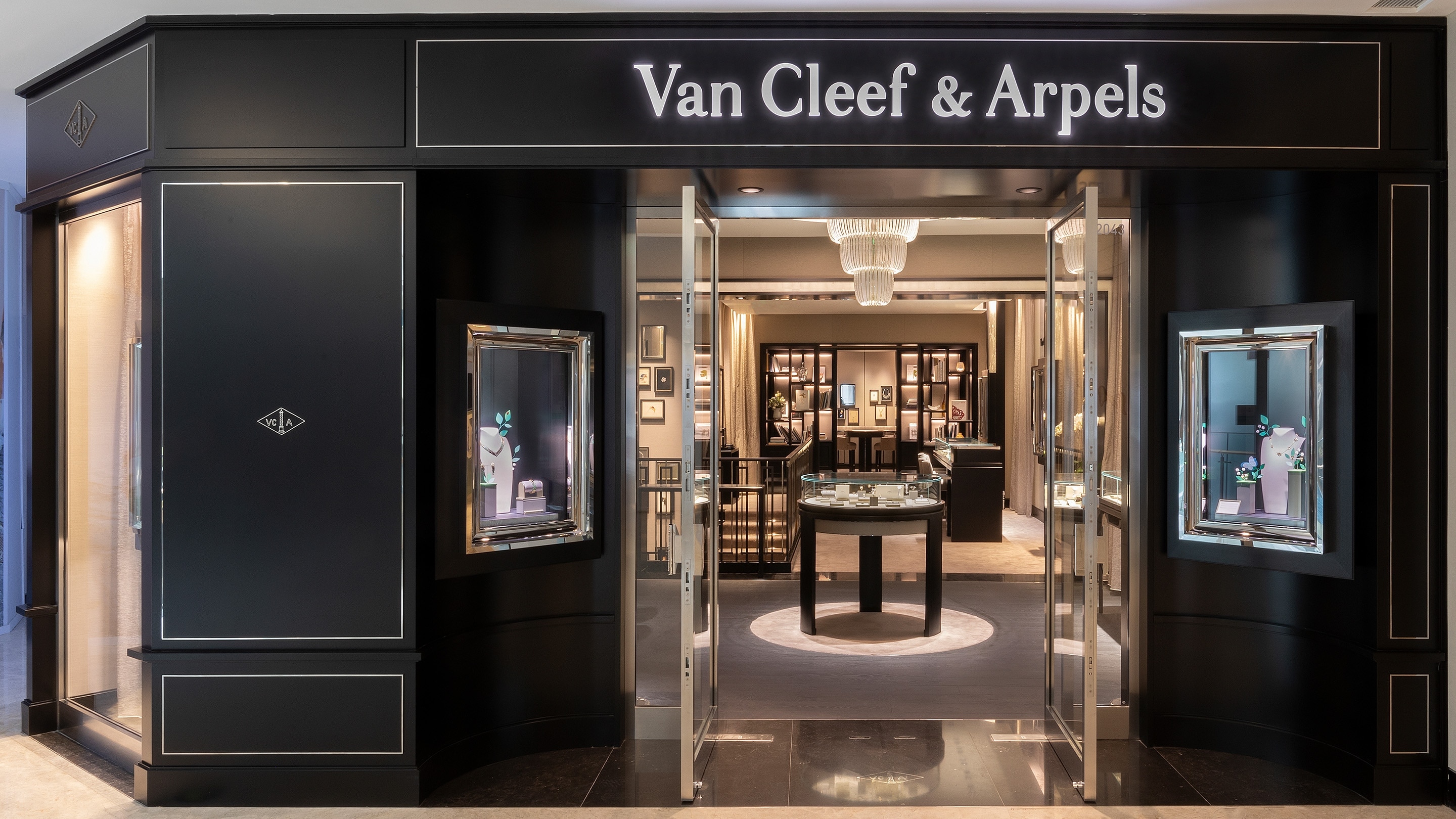 Beijing China World present the exterior facade view, Van Cleef & Arpels.