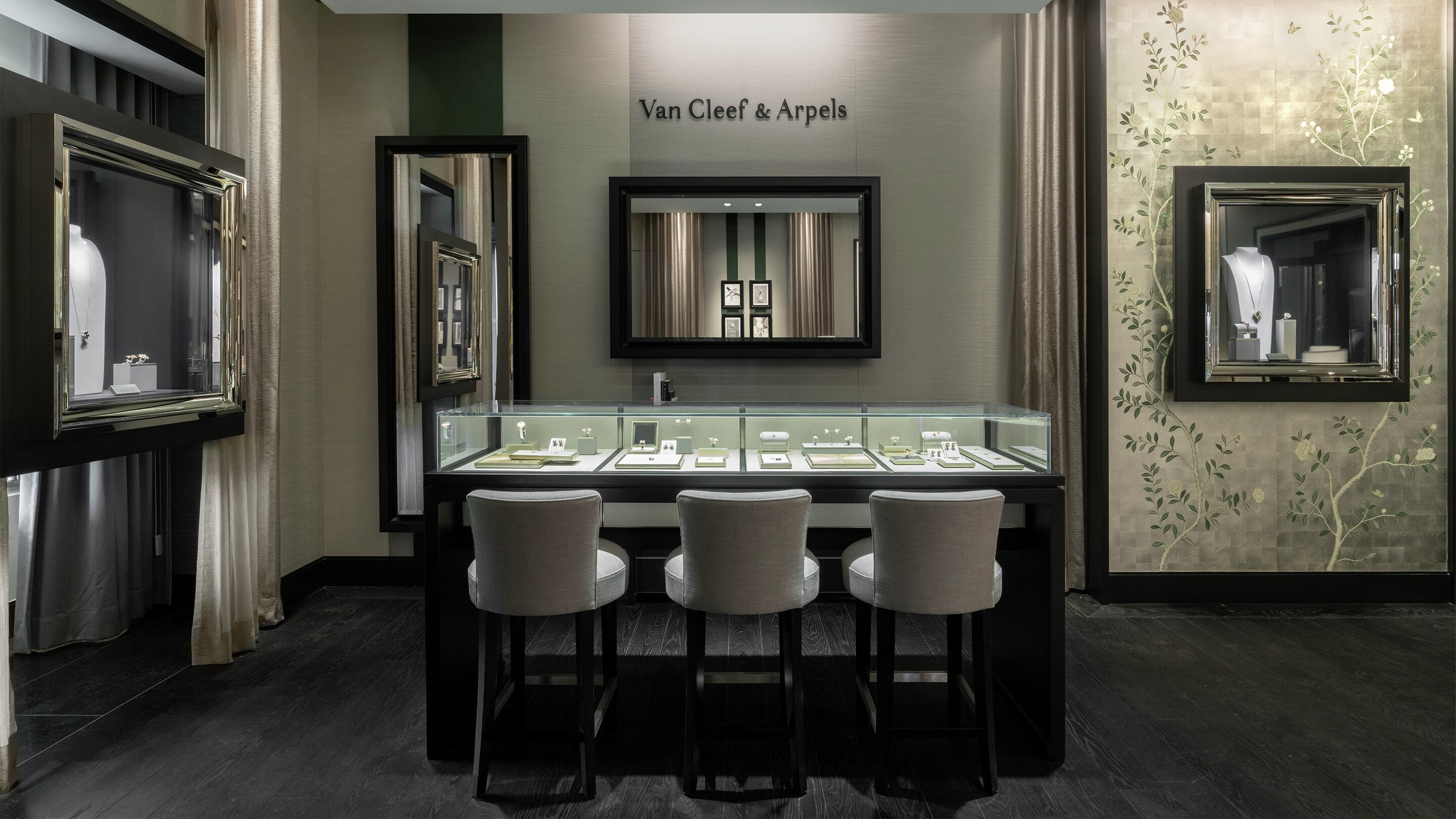 naples waterside shops boutique present living rooms view, Van Cleef & Arpels