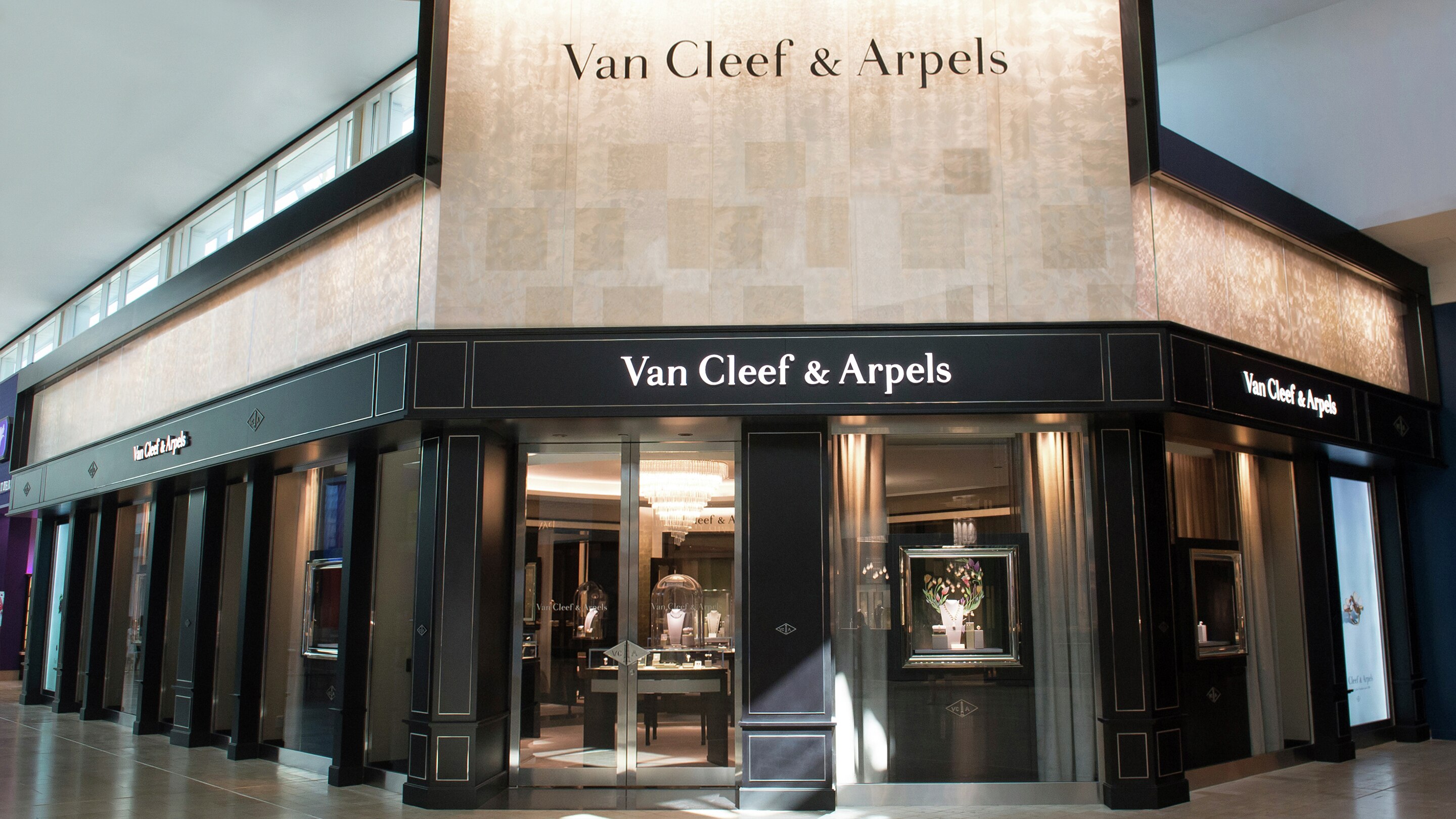 toronto yorkdale boutique present facade view, Van Cleef & Arpels