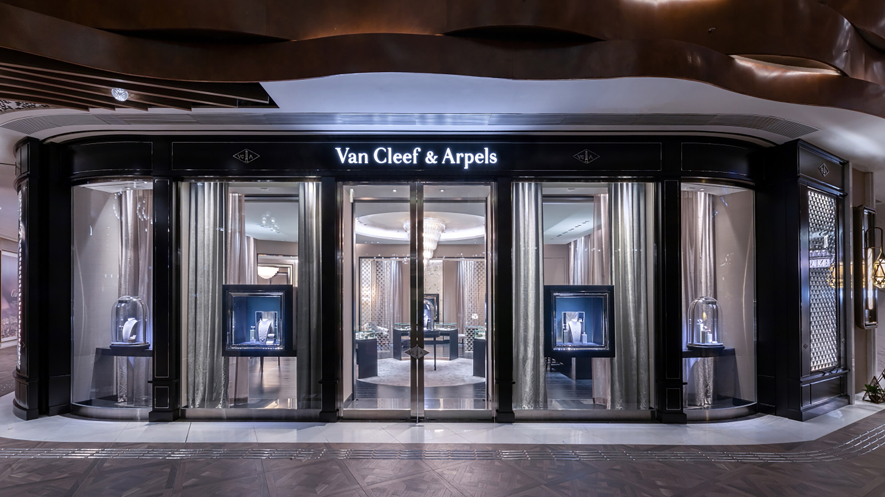 Hong Kong K11 Musea Van Cleef & Arpels