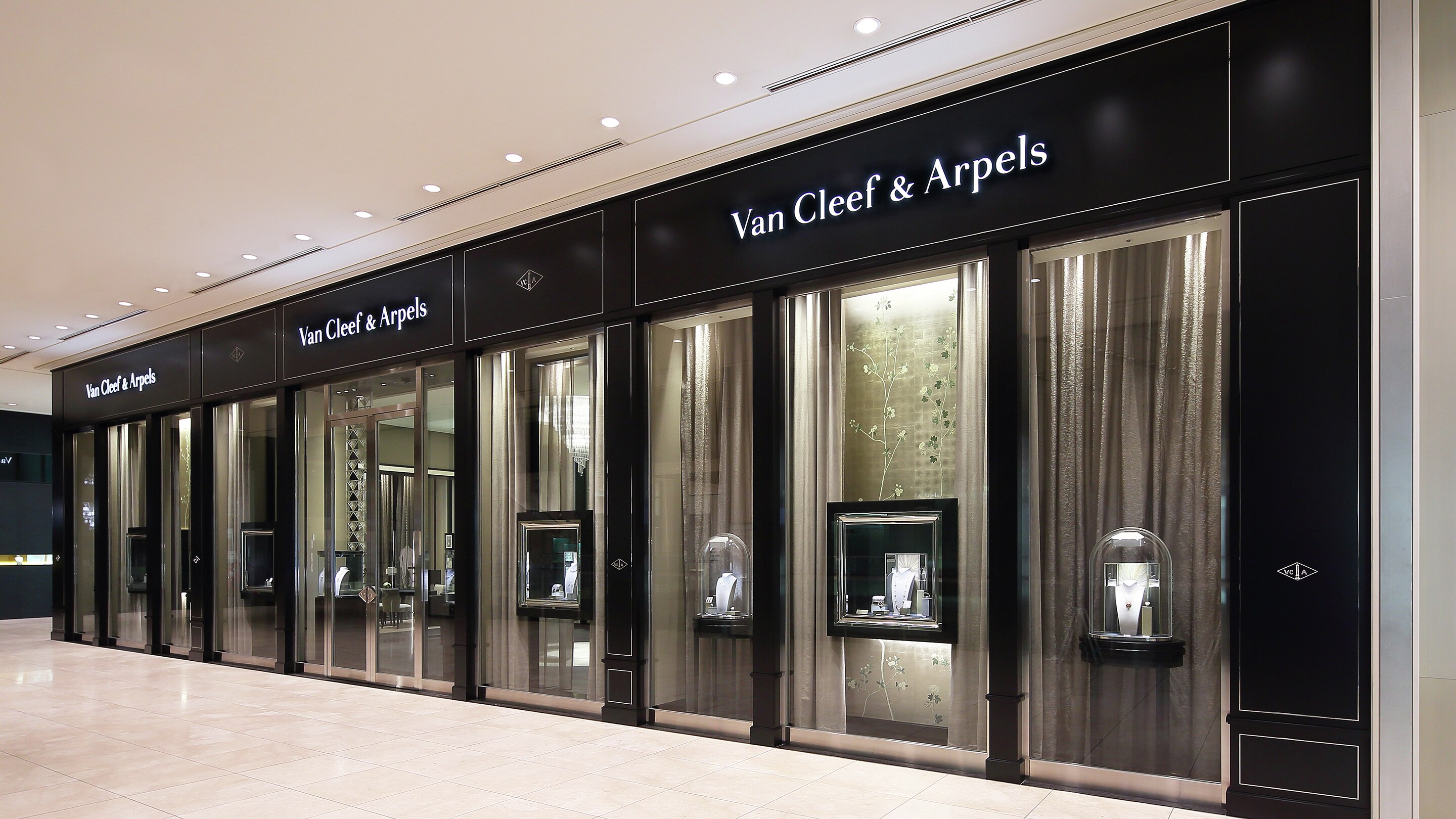 nagoya midland square boutique present facade view, Van Cleef & Arpels