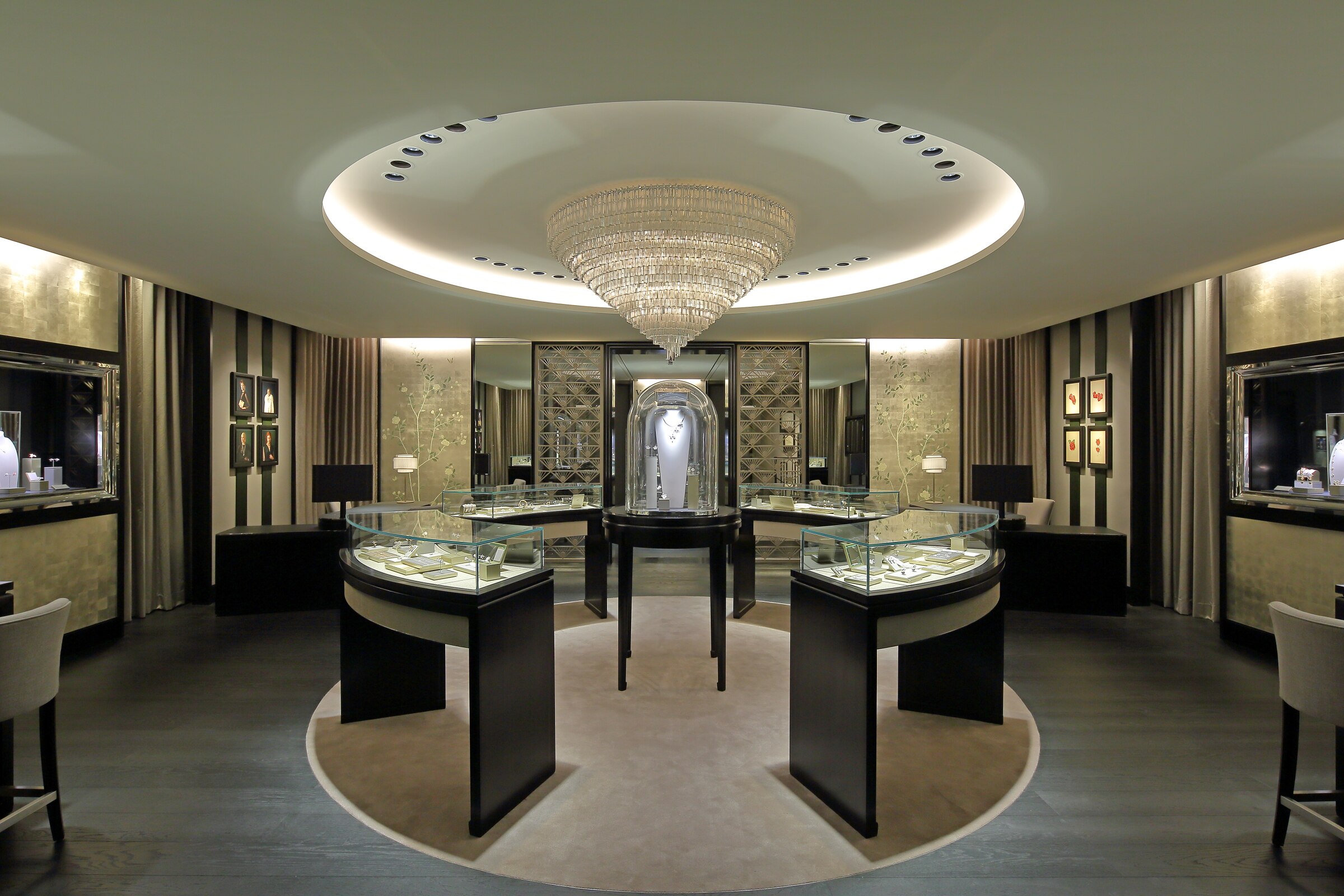 Osaka Shinsaibashi Van Cleef & Arpels