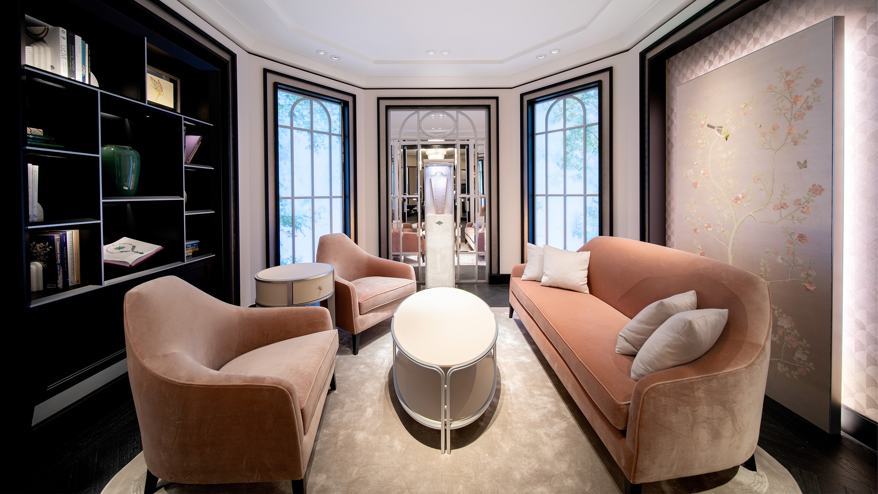 Shanghai L&#39;avenue present the interior facade view, Van Cleef and Arpels.