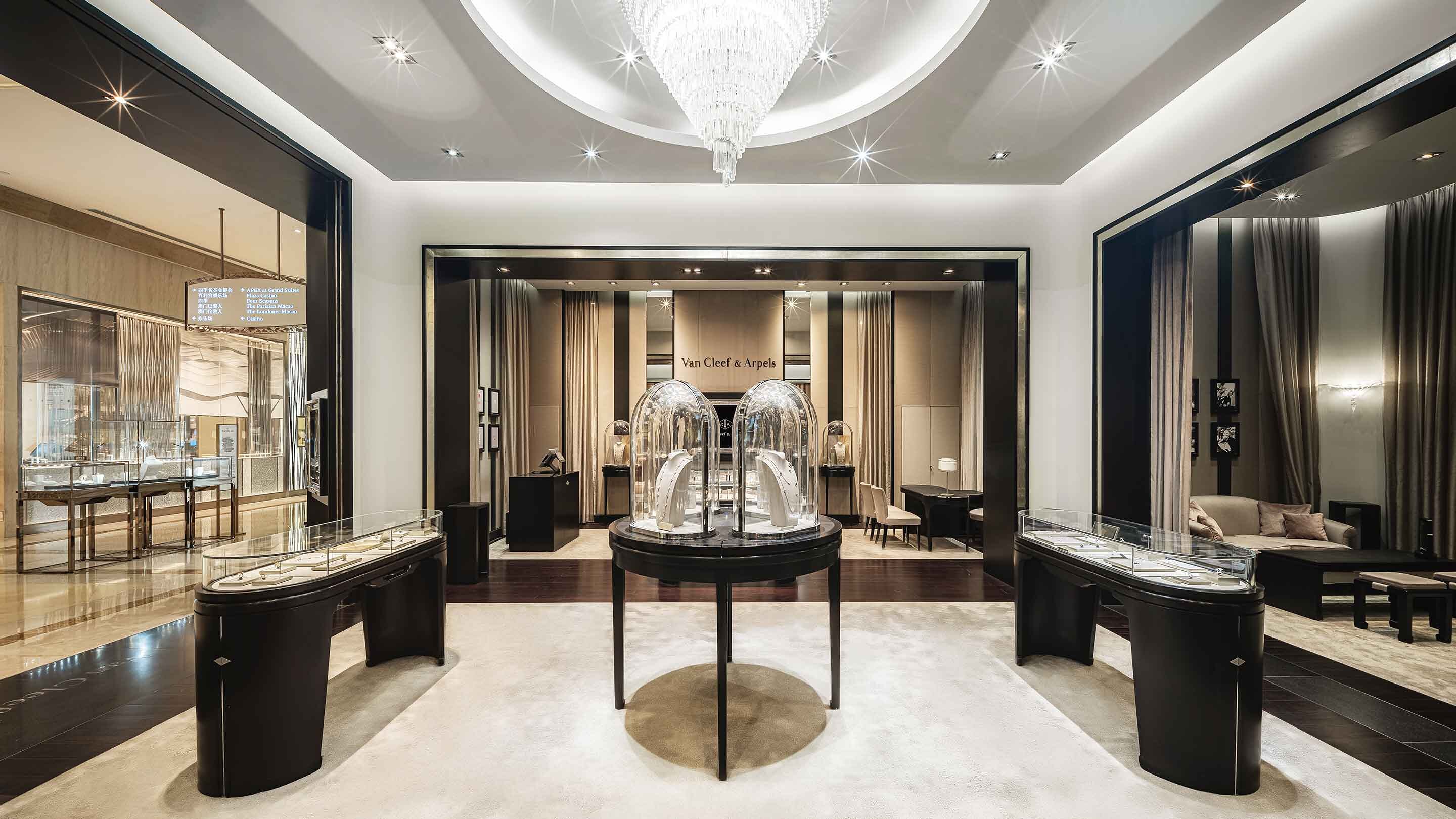 Macau T Galleria by DFS, Shoppes at Four Seasons Van Cleef & Arpels