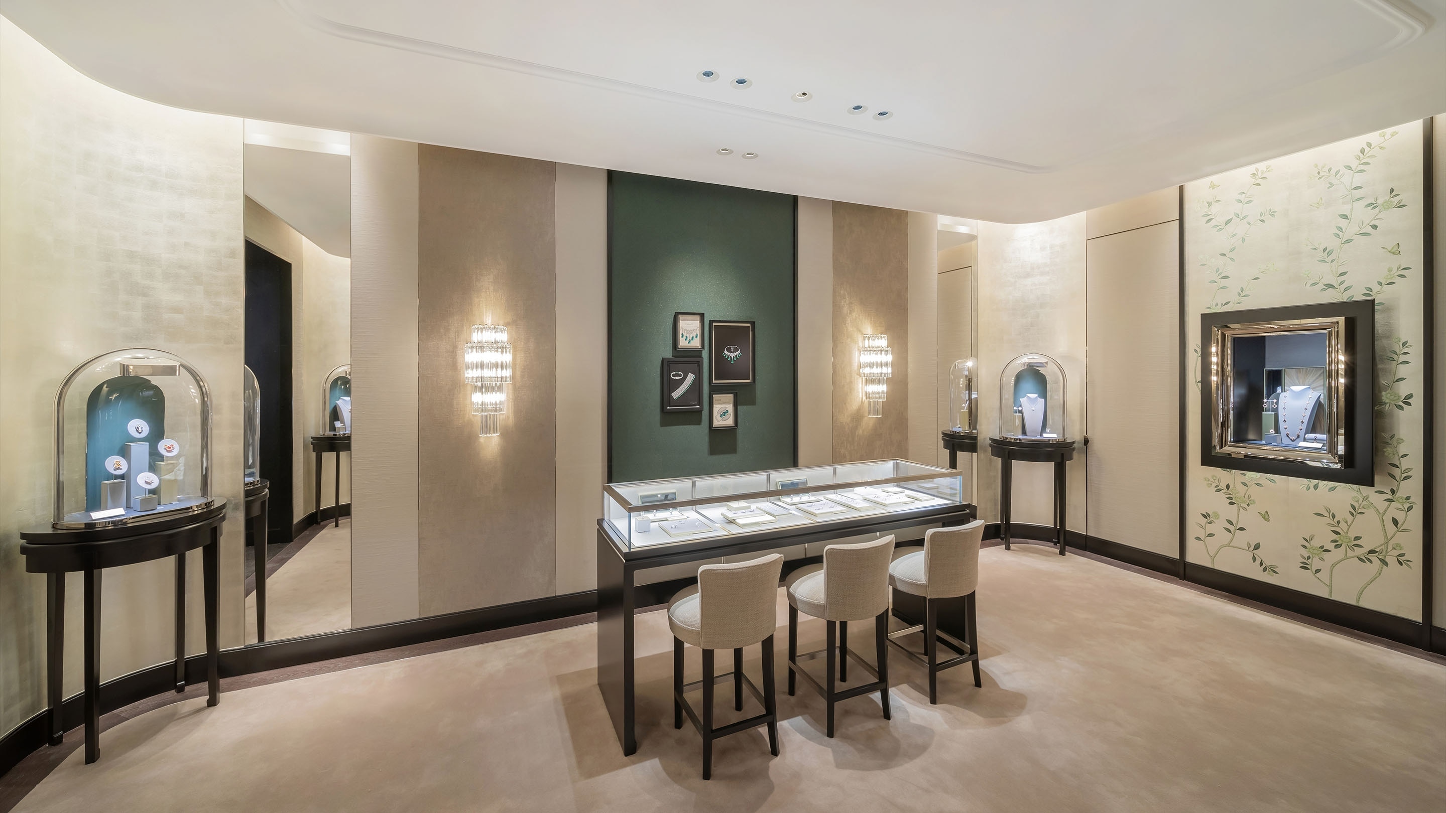 Suzhou Matro, picture of the boutique's main area, Van Cleef & Arpels.