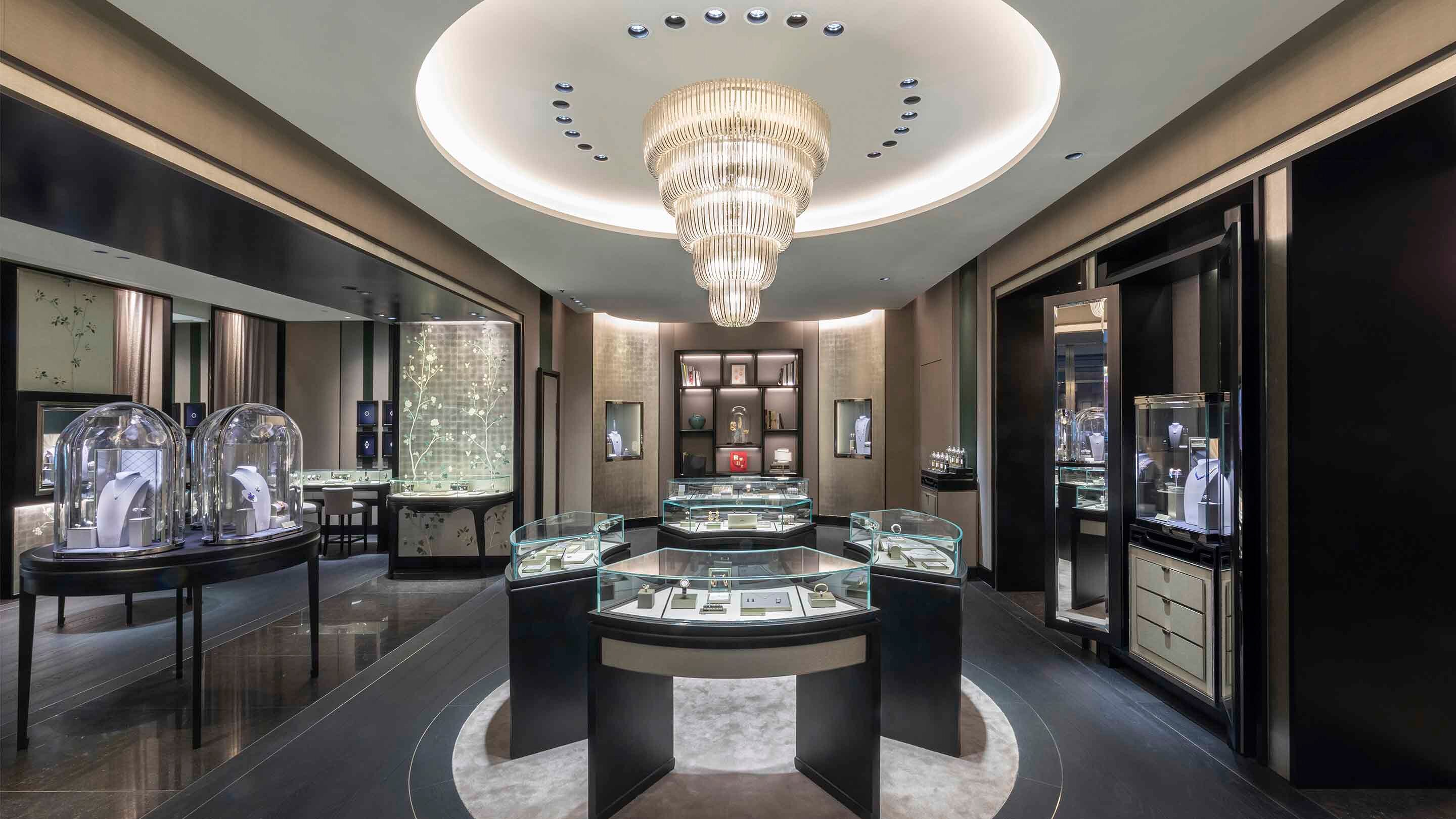 Singapour, Marina Bay, picture of the boutique's main area, Van Cleef & Arpels.