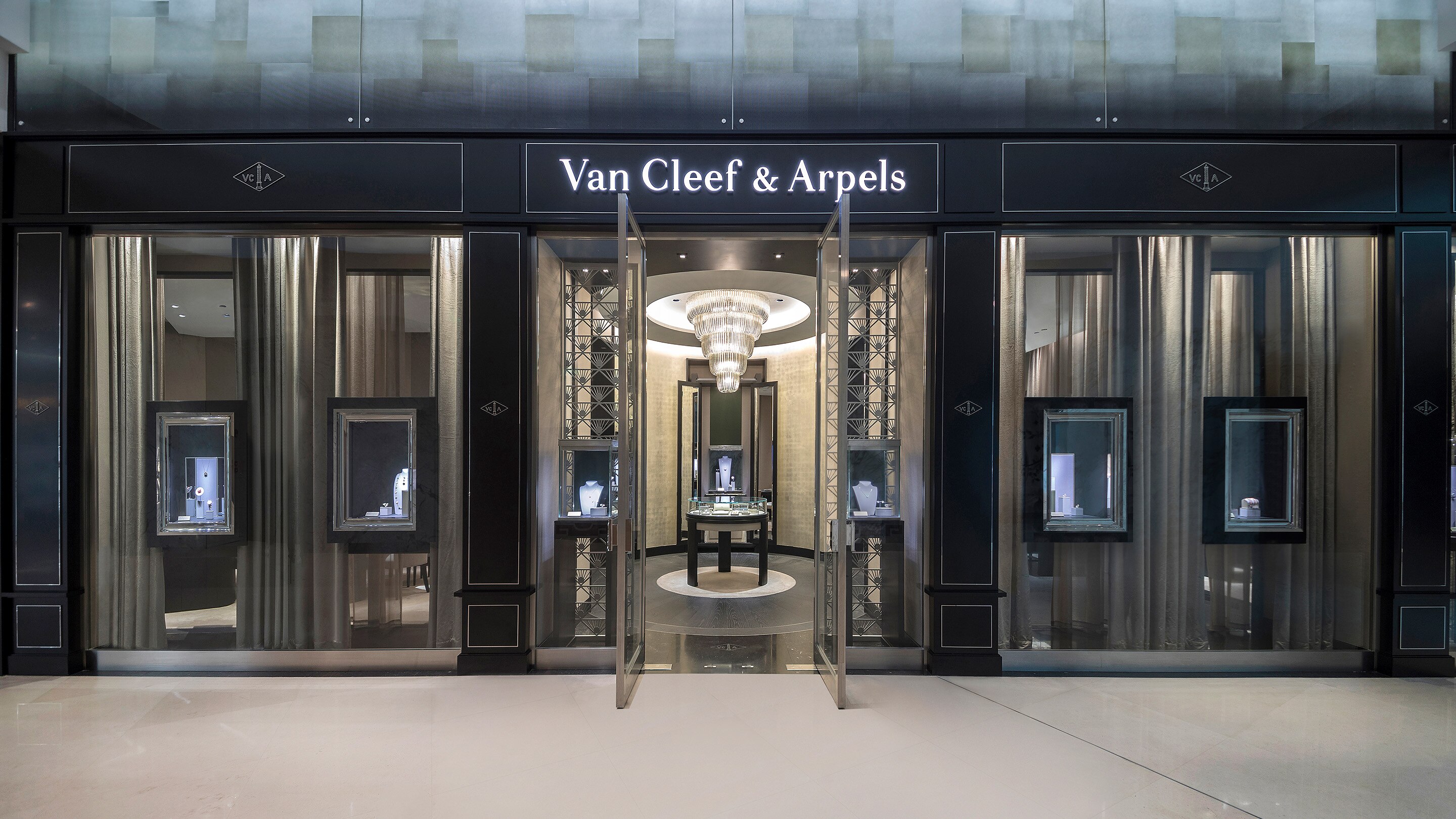 Changsha IFS present the facade view, Van Cleef and Arpels.