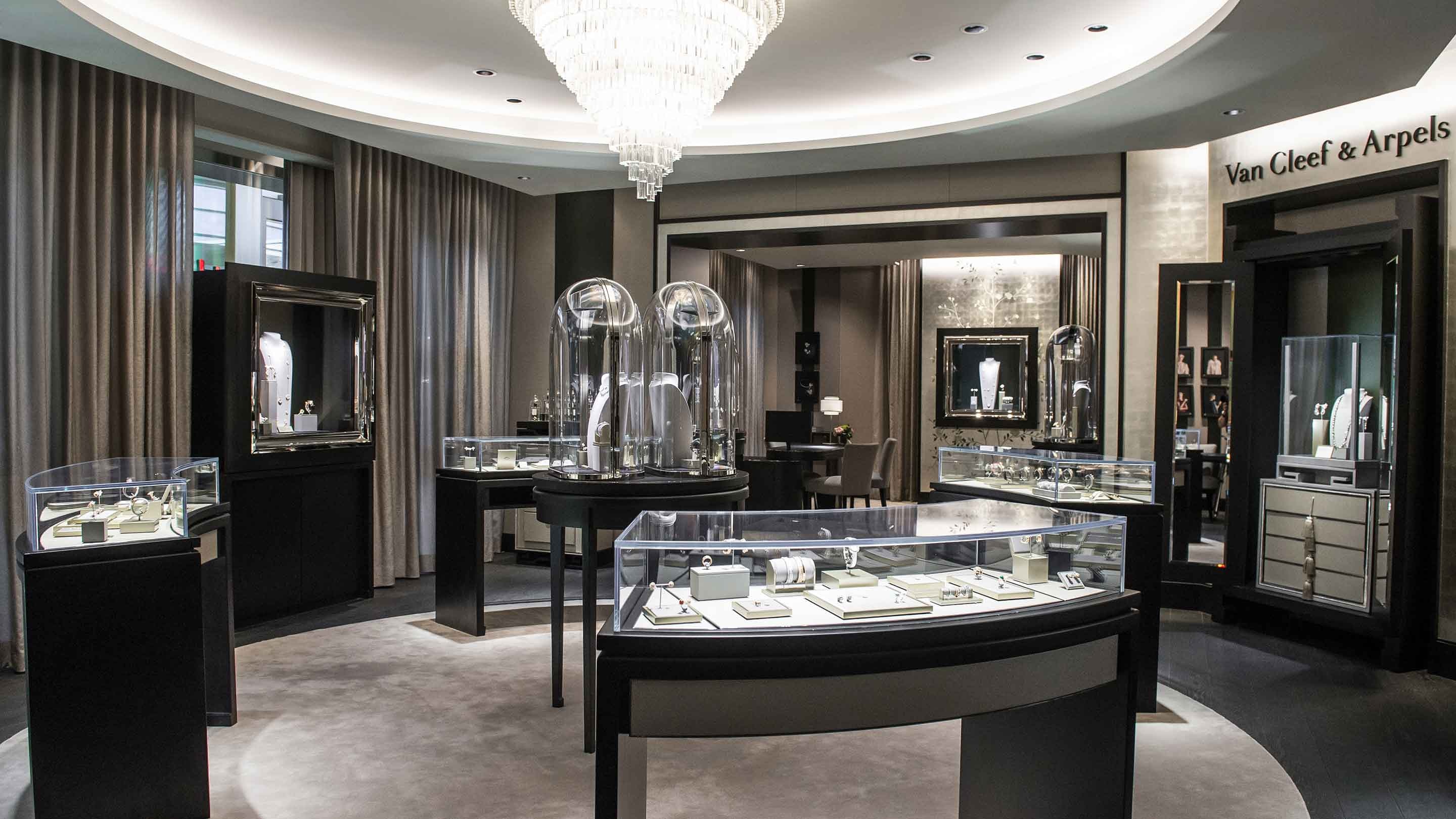 Toronto, Yorkdale, picture of the boutique's main area, Van Cleef & Arpels.