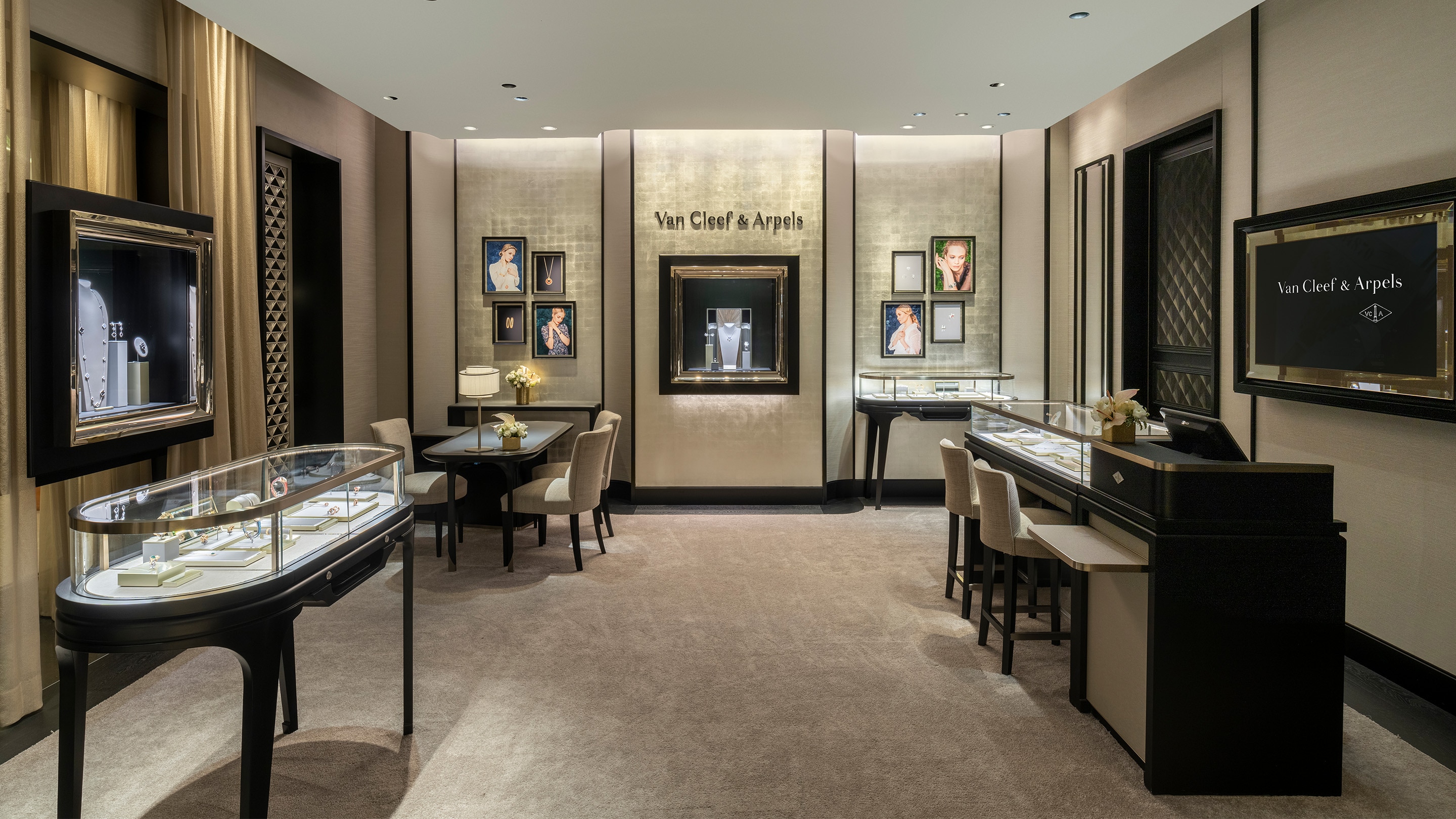 Ala Moana Neiman Marcus Van Cleef & Arpels