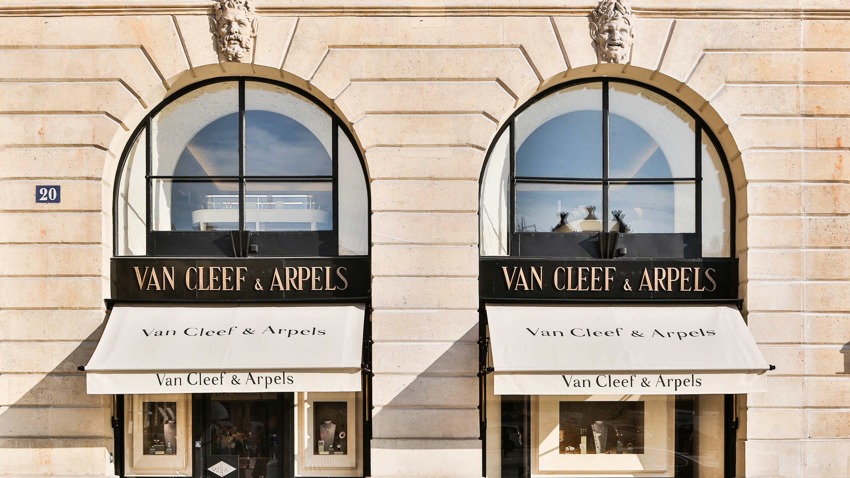 paris 20 vendôme boutique present facade view, Van Cleef & Arpels