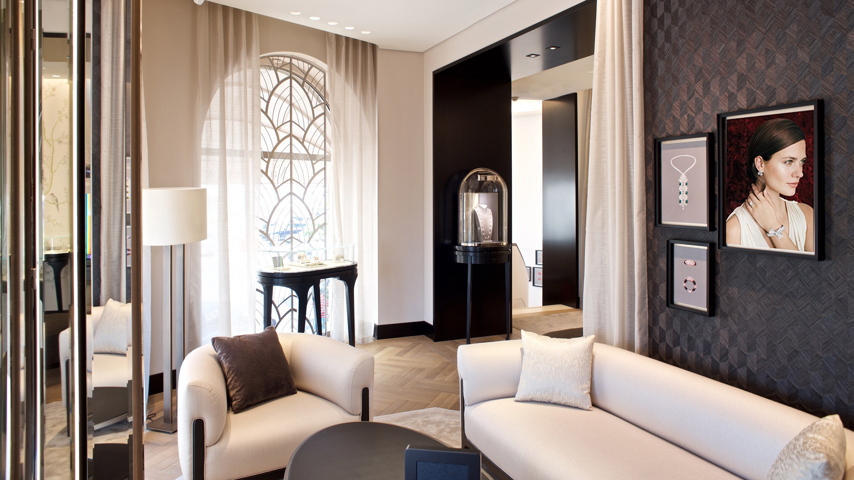 monaco place du casino boutique present interior view, Van Cleef & Arpels