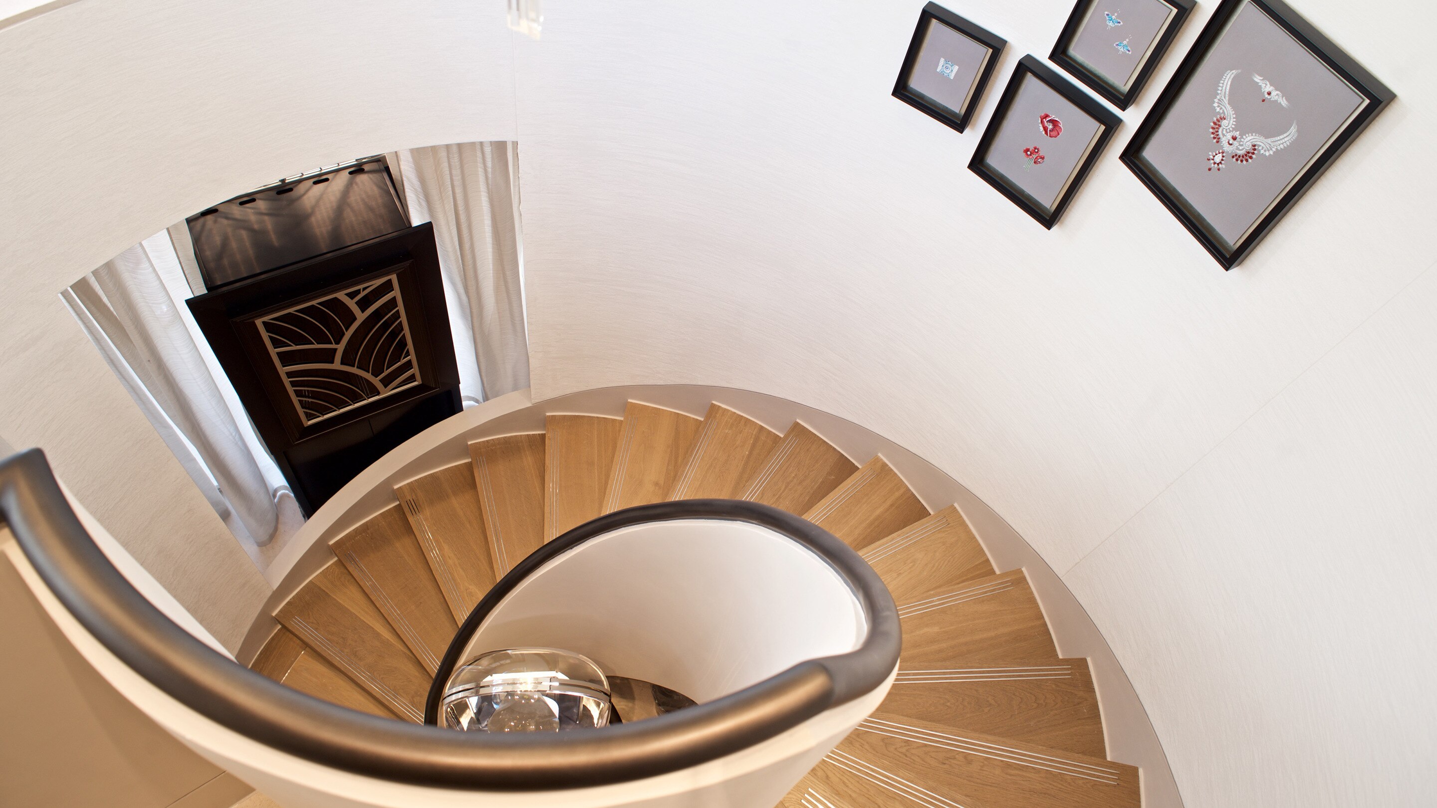 monaco place du casino boutique present stairway view, Van Cleef & Arpels