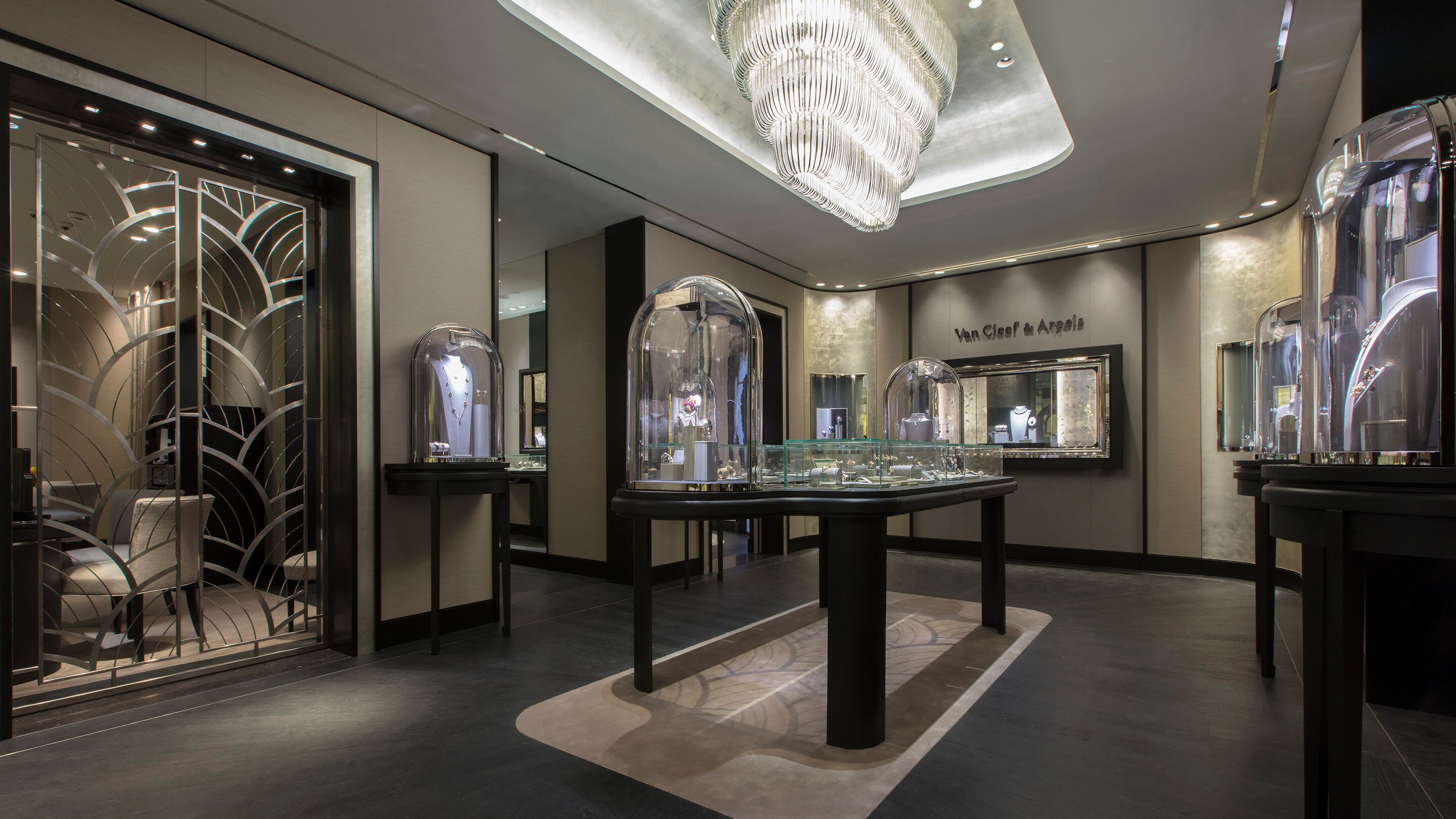 london harrods boutique present main area view, Van Cleef & Arpels