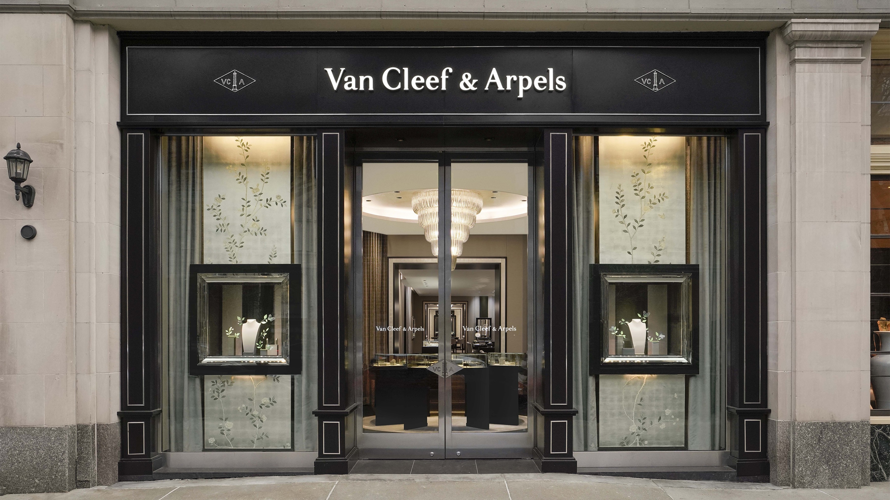 boston newbury street boutique present facade view, Van Cleef & Arpels