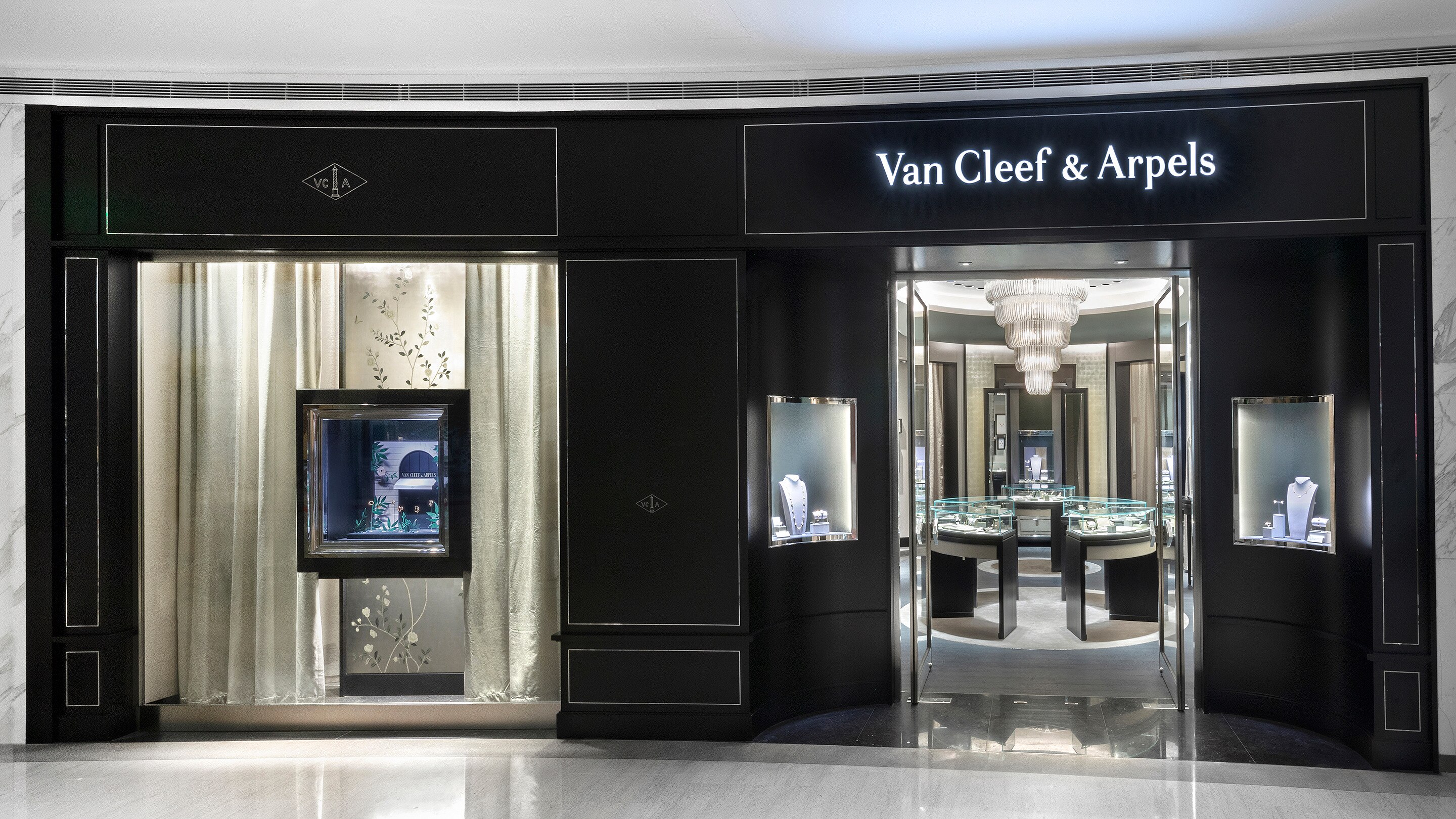 shanghai plaza 66 boutique present facade view, Van Cleef & Arpels