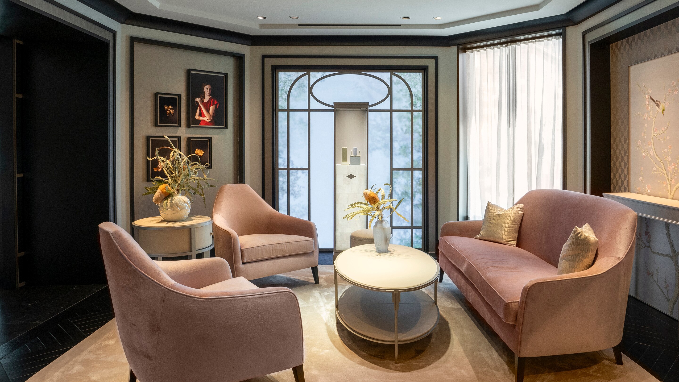 beverly hills rodeo drive boutique present facade view, Van Cleef & Arpels