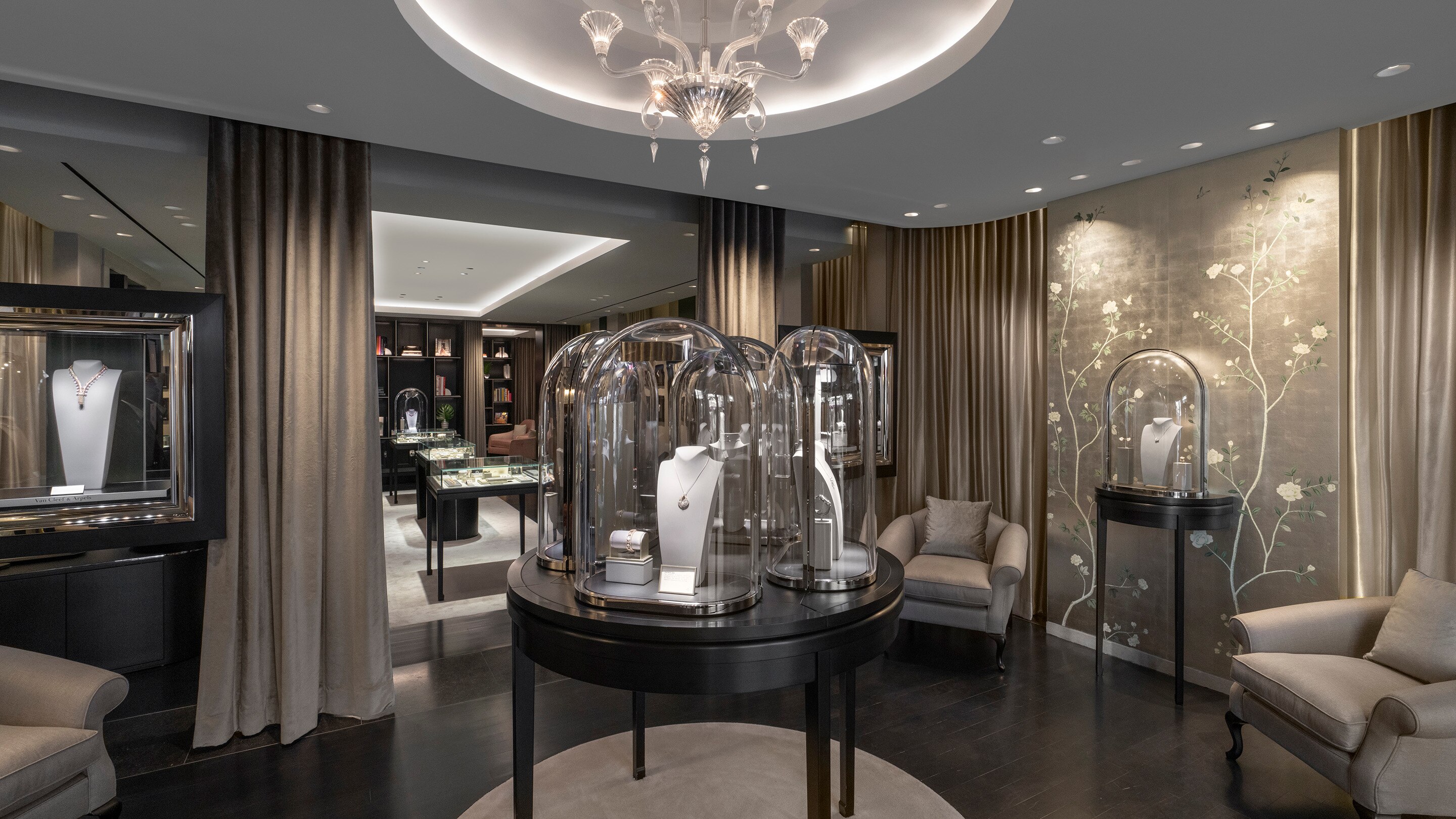 palm beach worth avenue boutique present the interior view, Van Cleef & Arpels