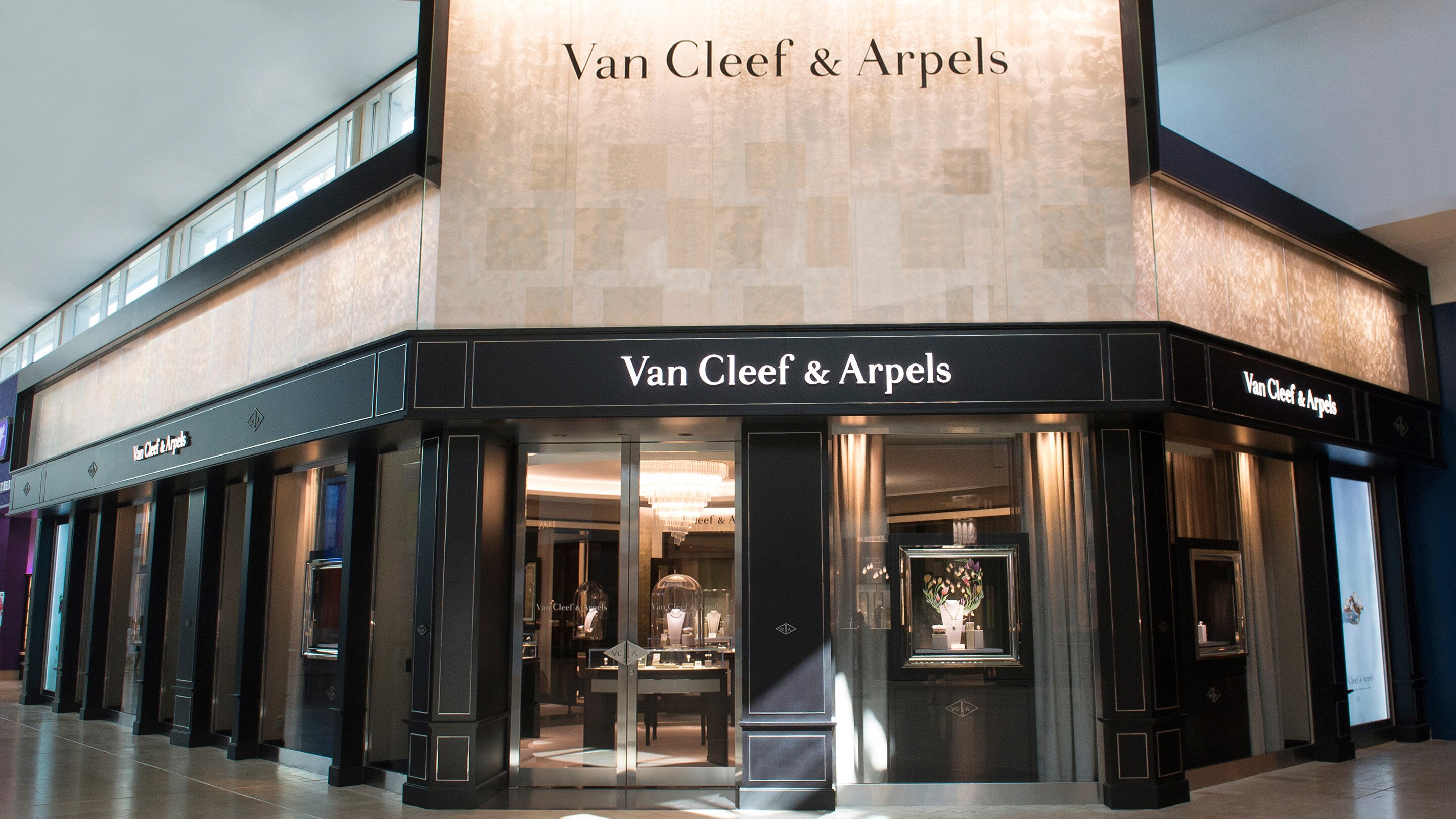 toronto yorkdale boutique present facade view, Van Cleef & Arpels