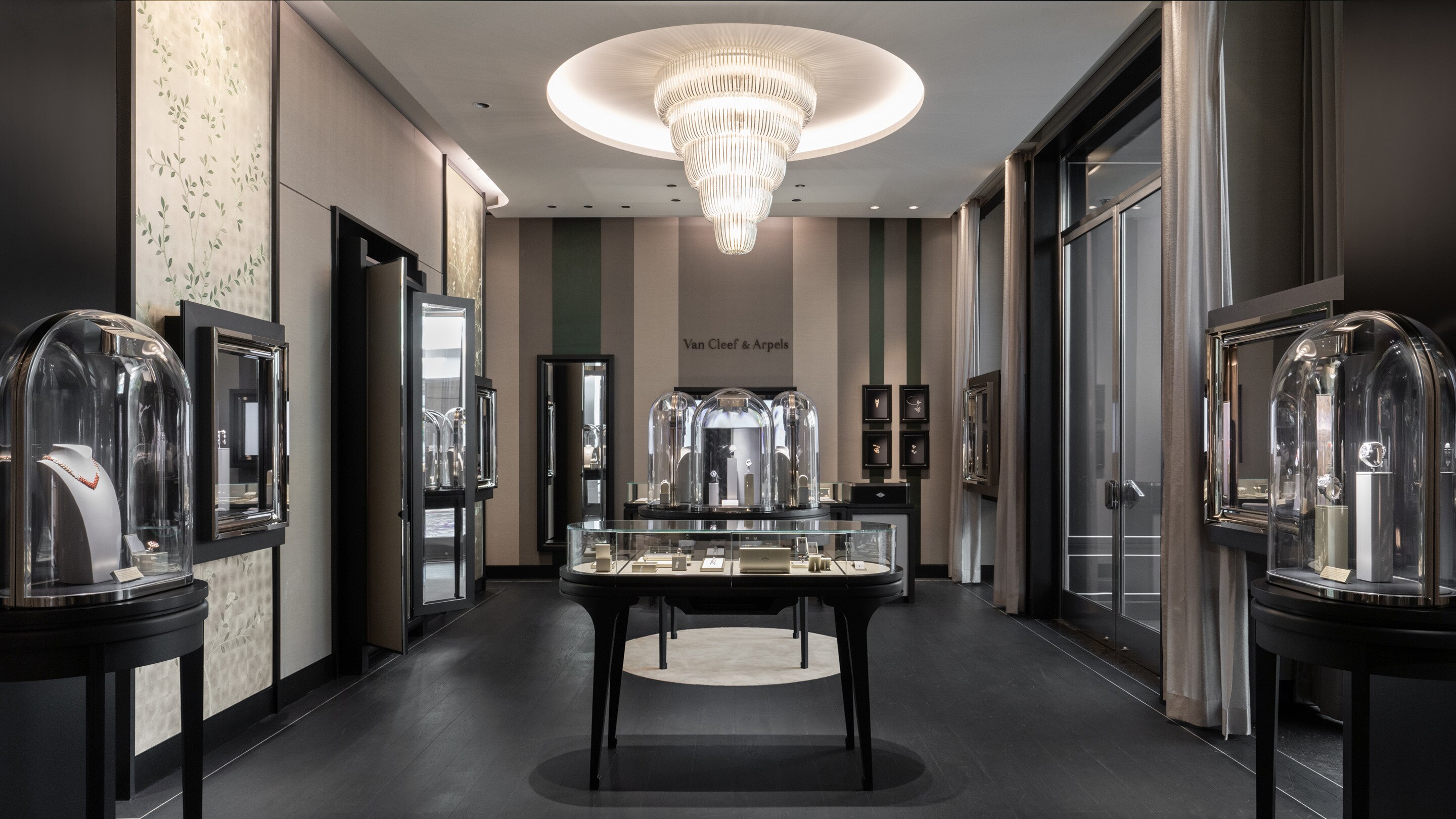 las vegas bellagio boutique present main area view, Van Cleef & Arpels