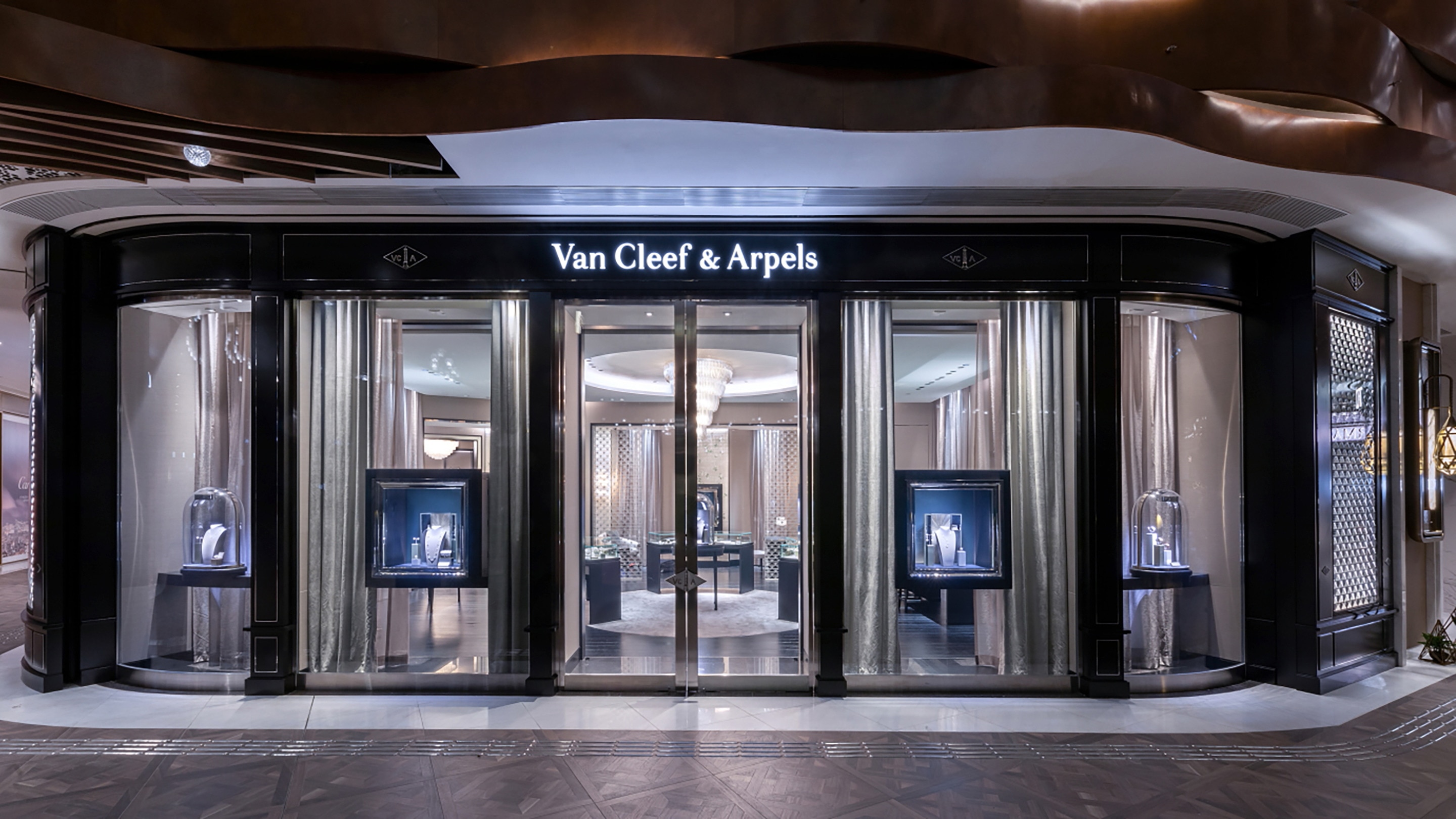 hong kong k11 boutique present facade view, Van Cleef & Arpels