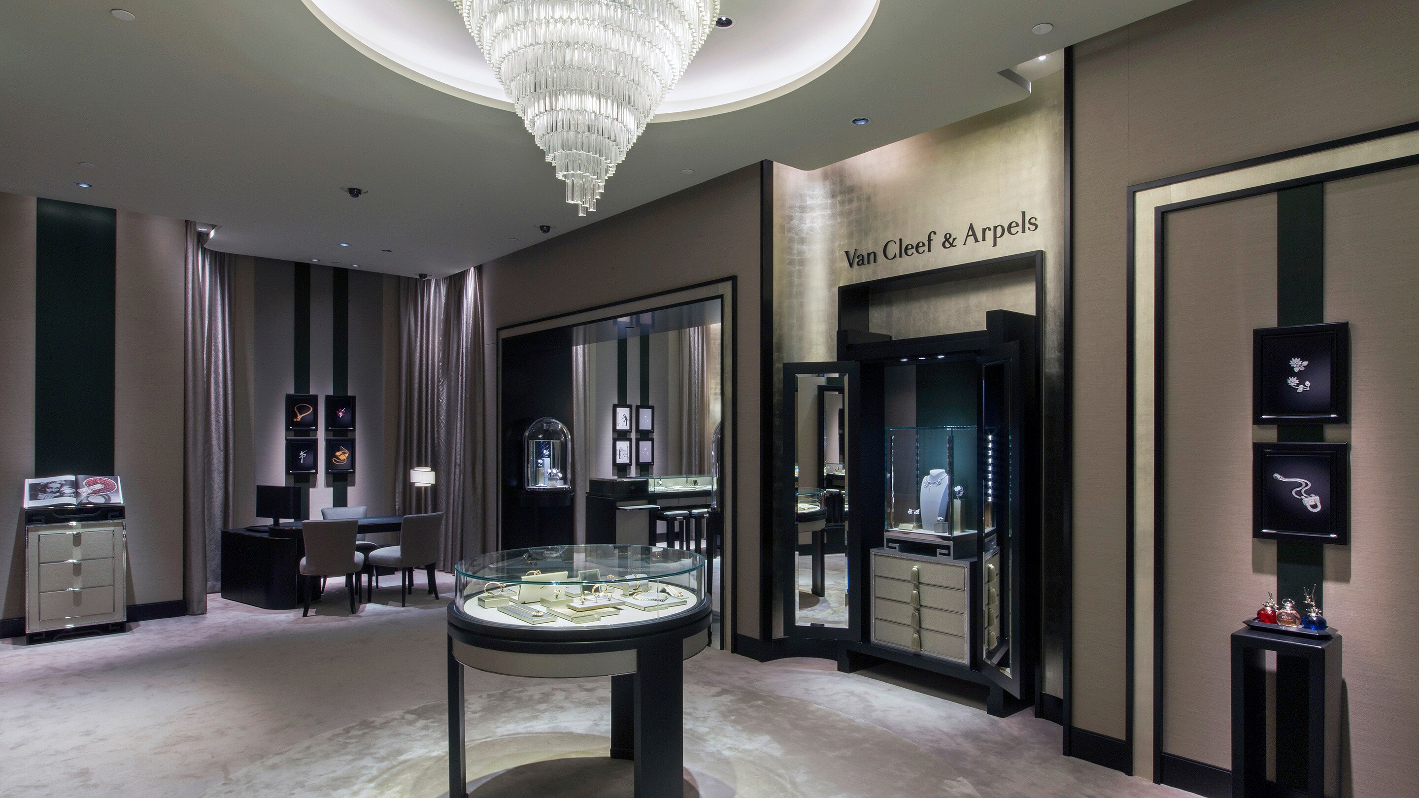 macau wynn palace (cotai) boutique present living rooms view, Van Cleef & Arpels