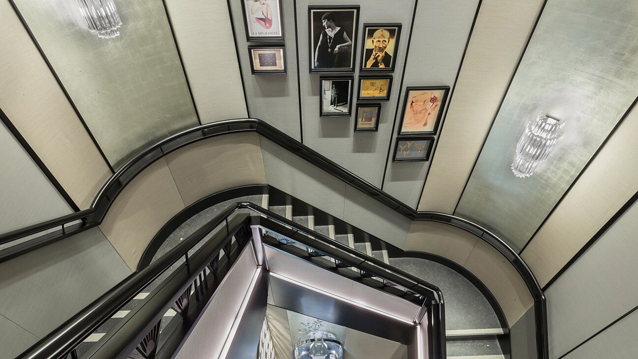 melbourne collins street boutique present stairway view, Van Cleef & Arpels
