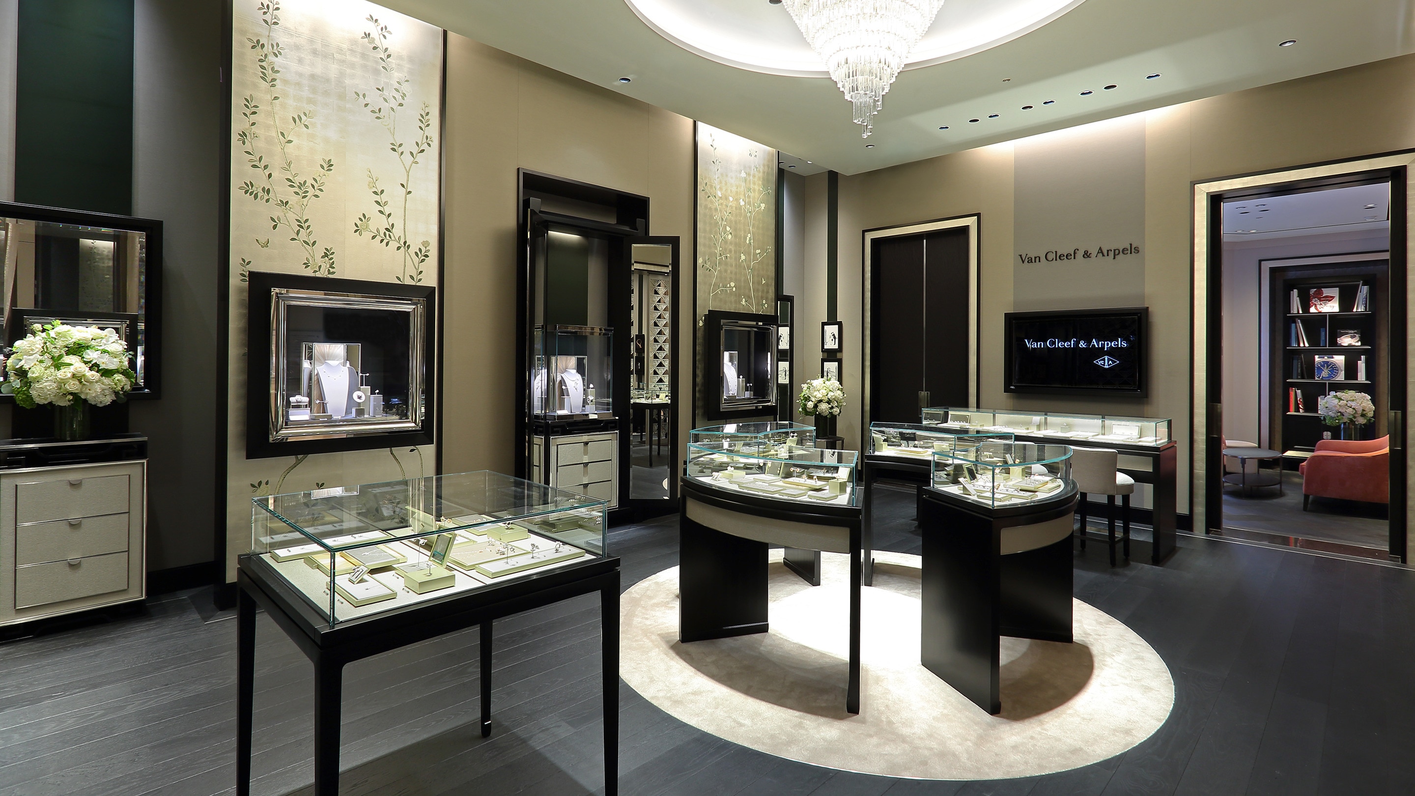 nagoya midland square boutique present the main area, Van Cleef & Arpels