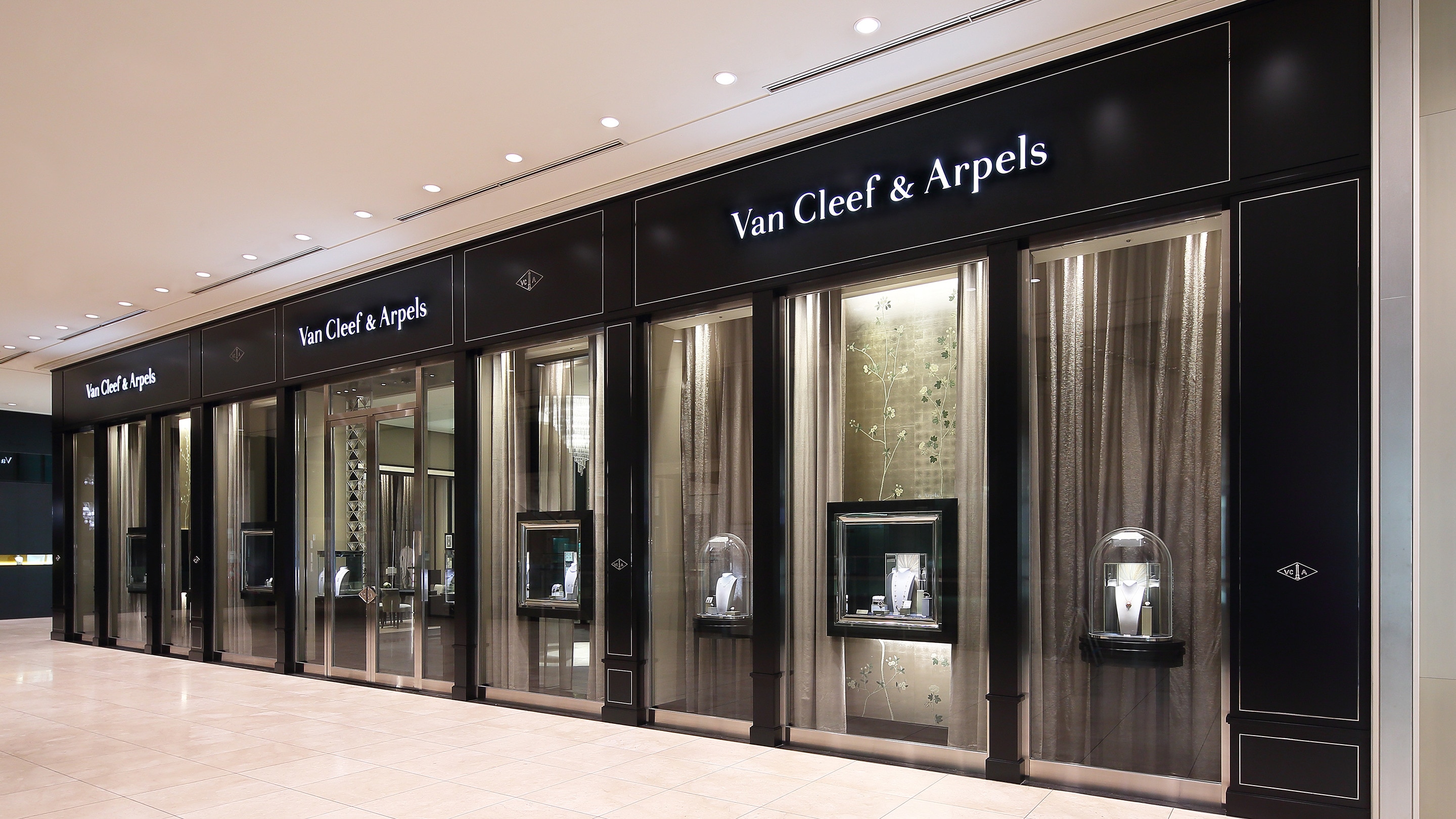 nagoya midland square boutique present facade view, Van Cleef & Arpels