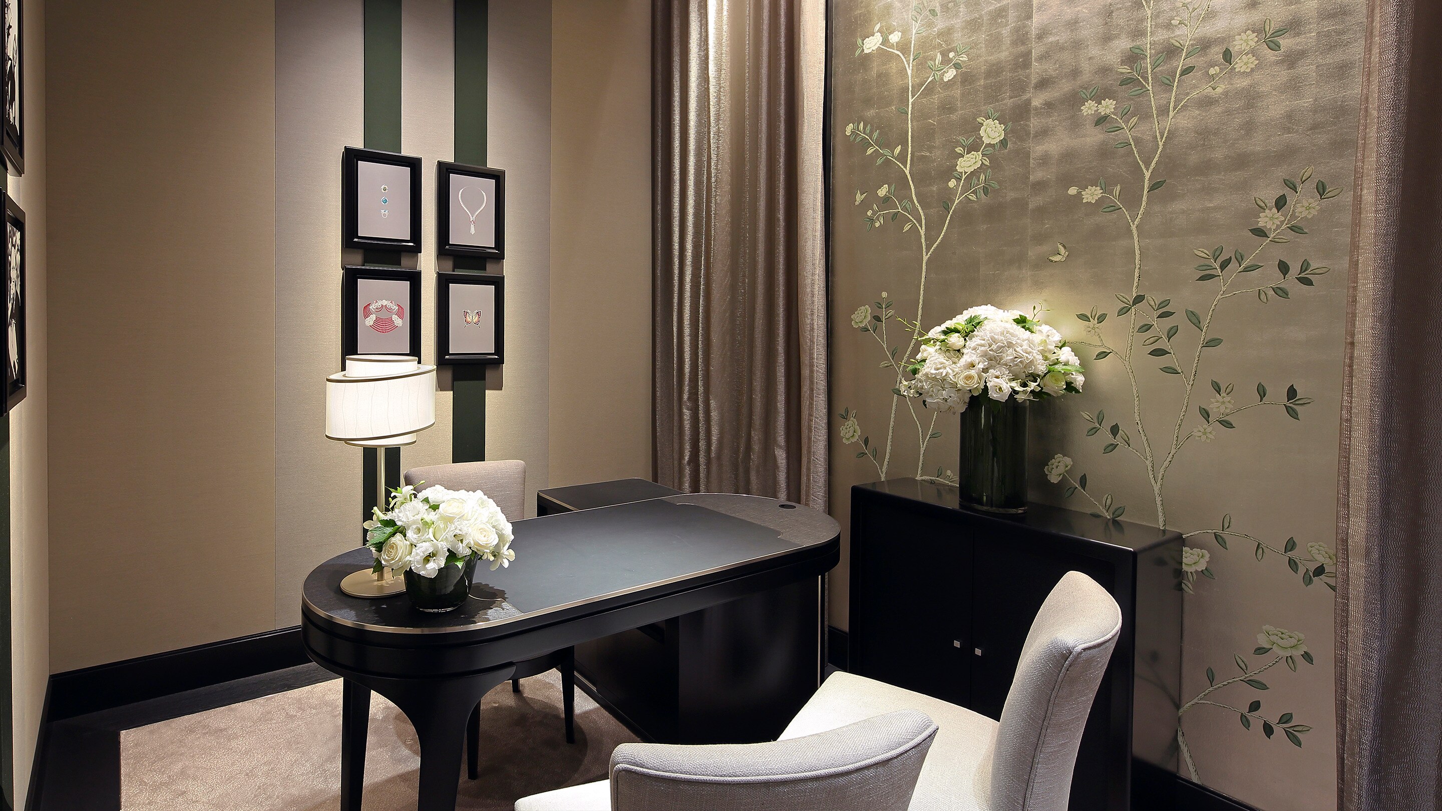 tokyo nihonbashi mitsukoshi boutique present living rooms view, Van Cleef & Arpels