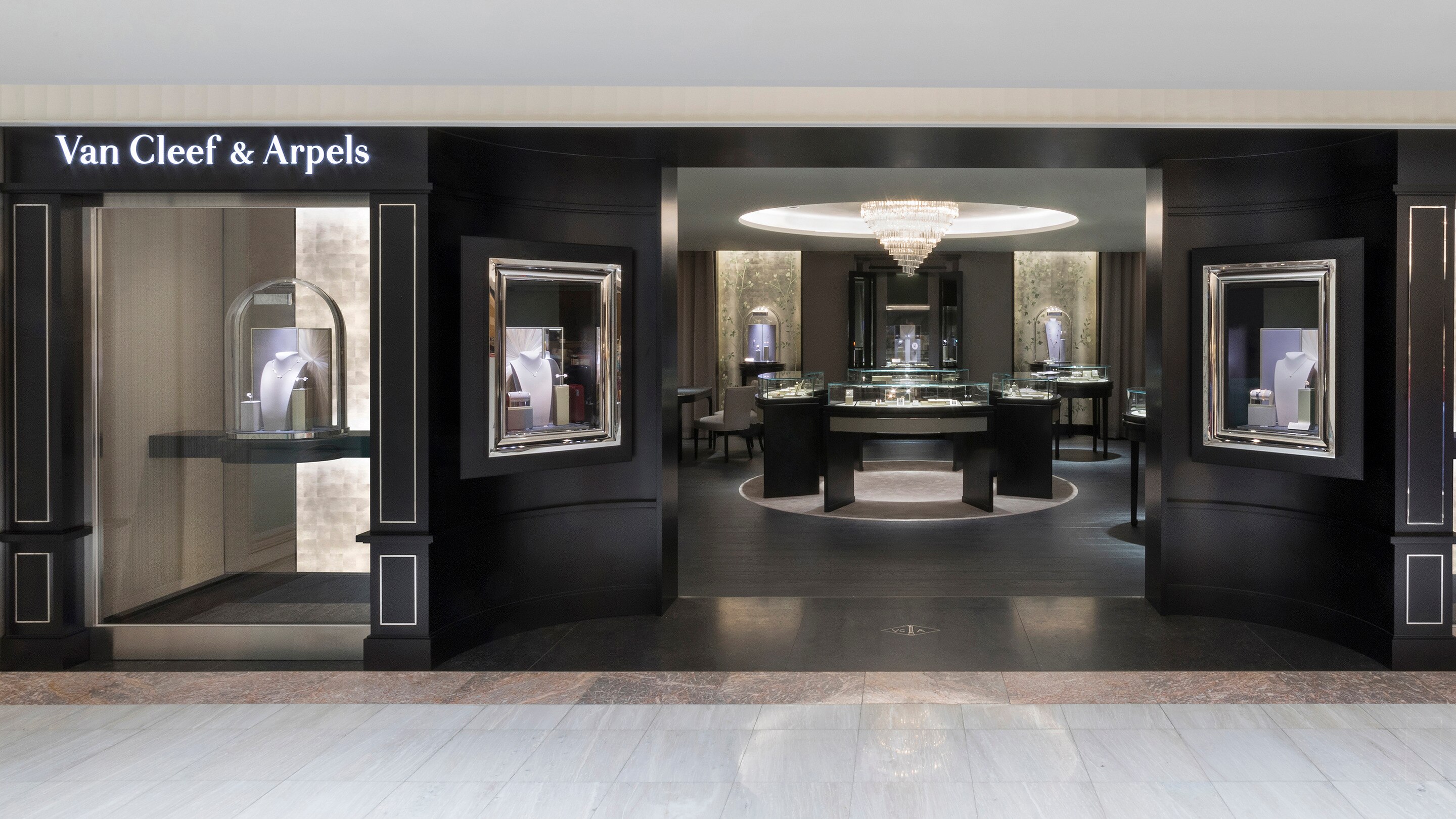 seoul dutyfree lotte main boutique present facade view, Van Cleef & Arpels