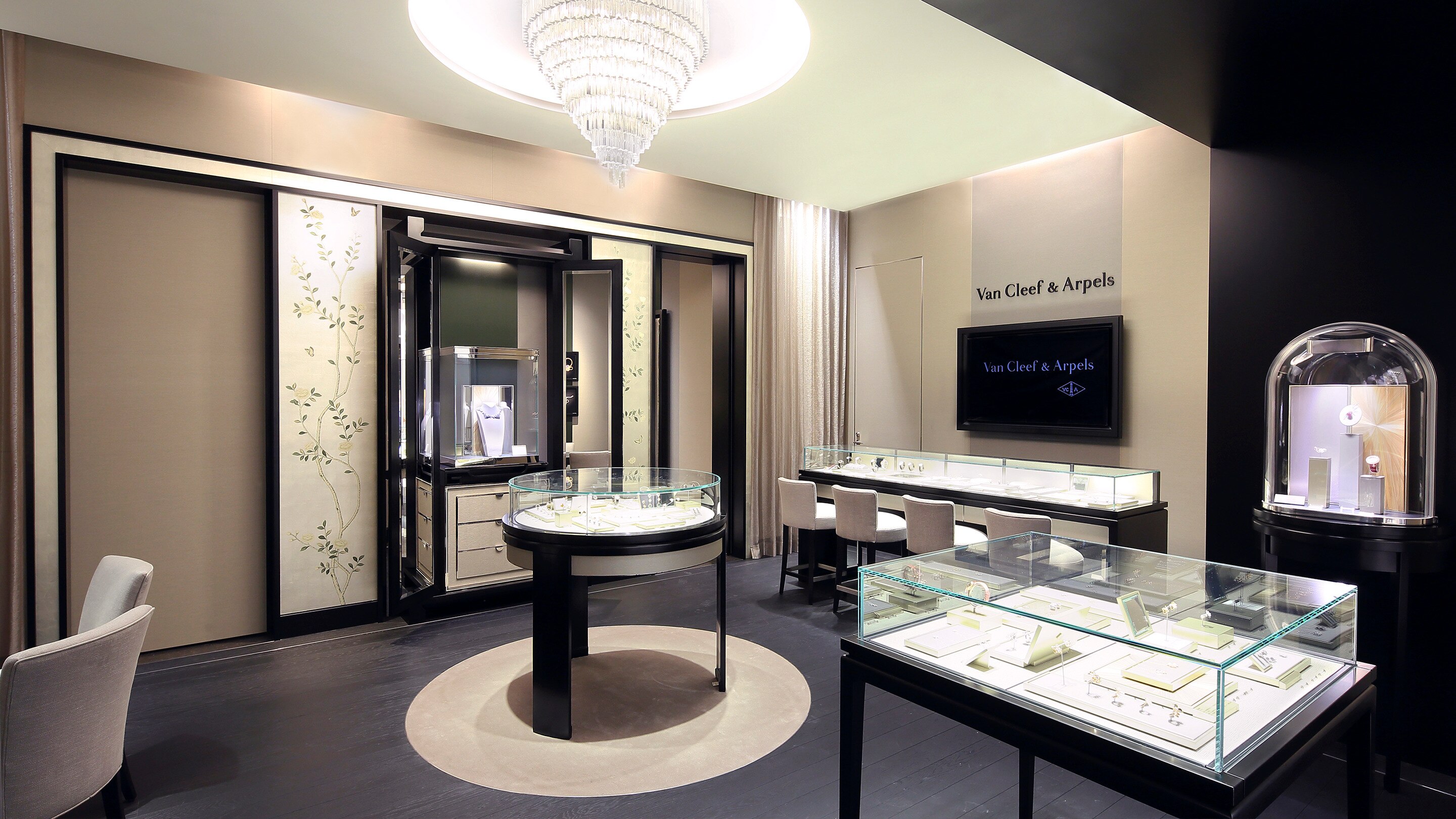 tokyo nihonbashi mitsukoshi boutique present living rooms view, Van Cleef & Arpels