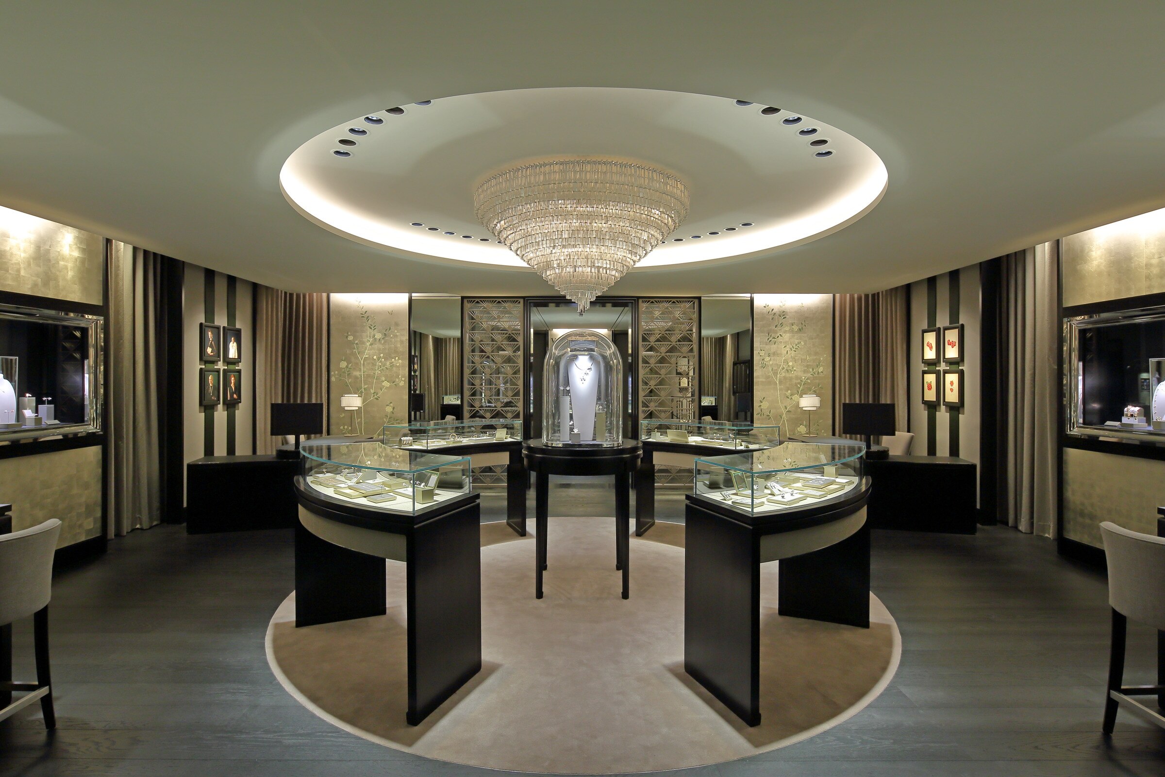osaka shinsaibashi boutique present interior view, Van Cleef & Arpels
