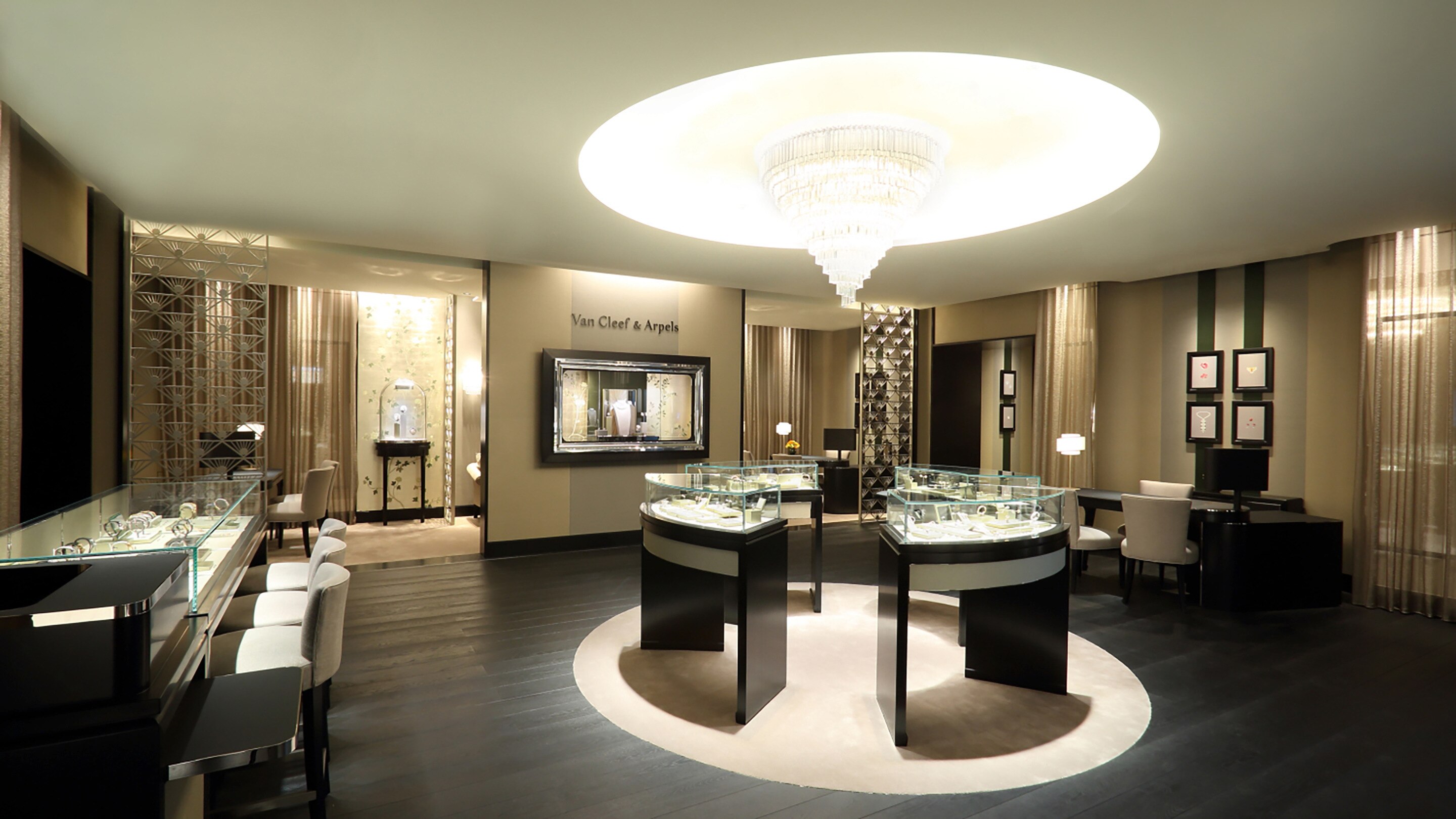 tokyo ginza 6 boutique present the main area, Van Cleef & Arpels