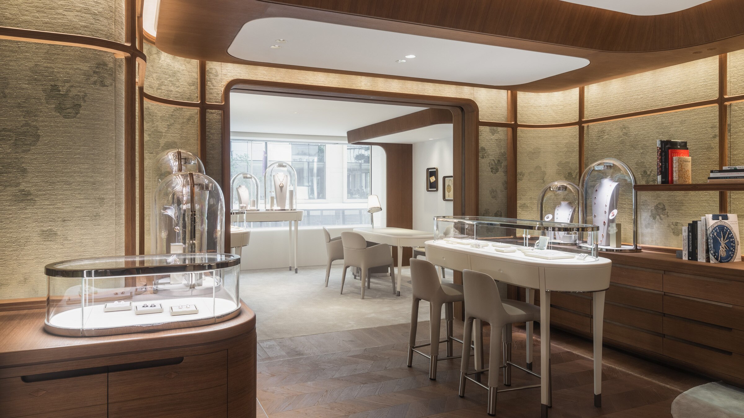 5751 hong kong princes building boutique van cleef arpels