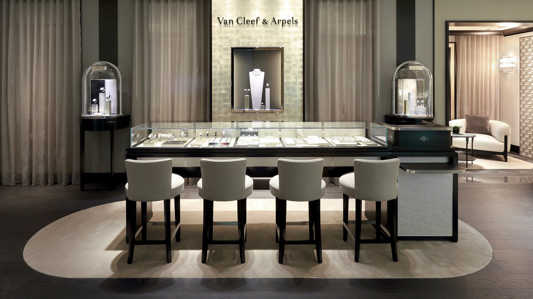 tokyo - ginza mitsukoshi boutique present interior view