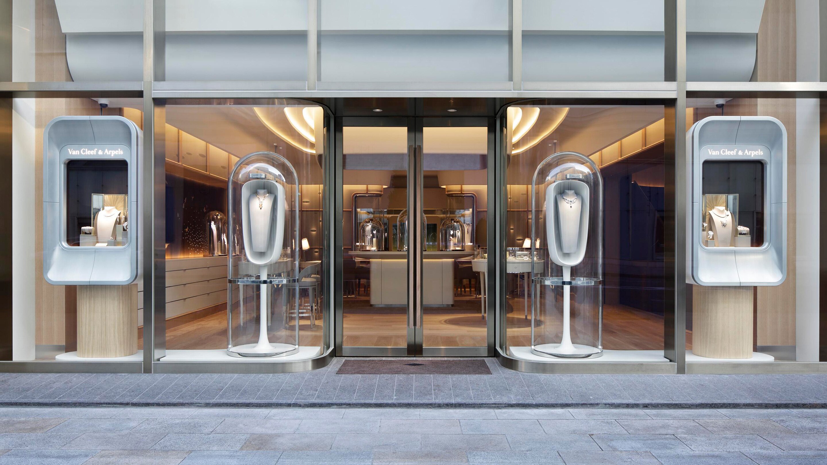 tokyo - ginza maison boutique present Representative View