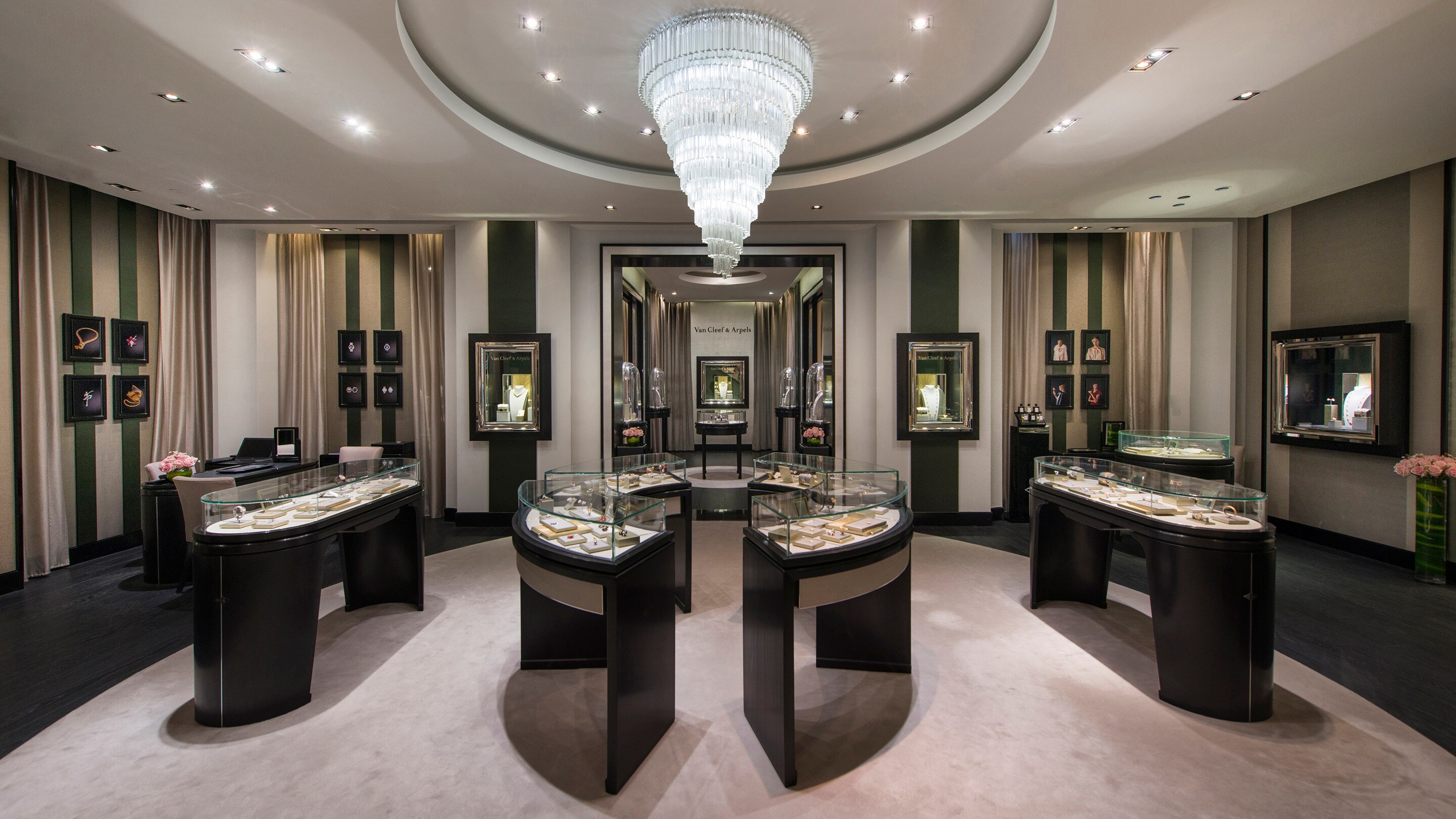 abu-dhabi - the galleria boutique present interior view