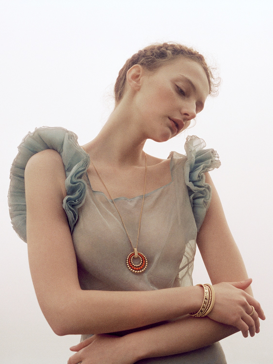 Worn Views, Olivia Bee, Perlée collection, Van Cleef & Arpels
