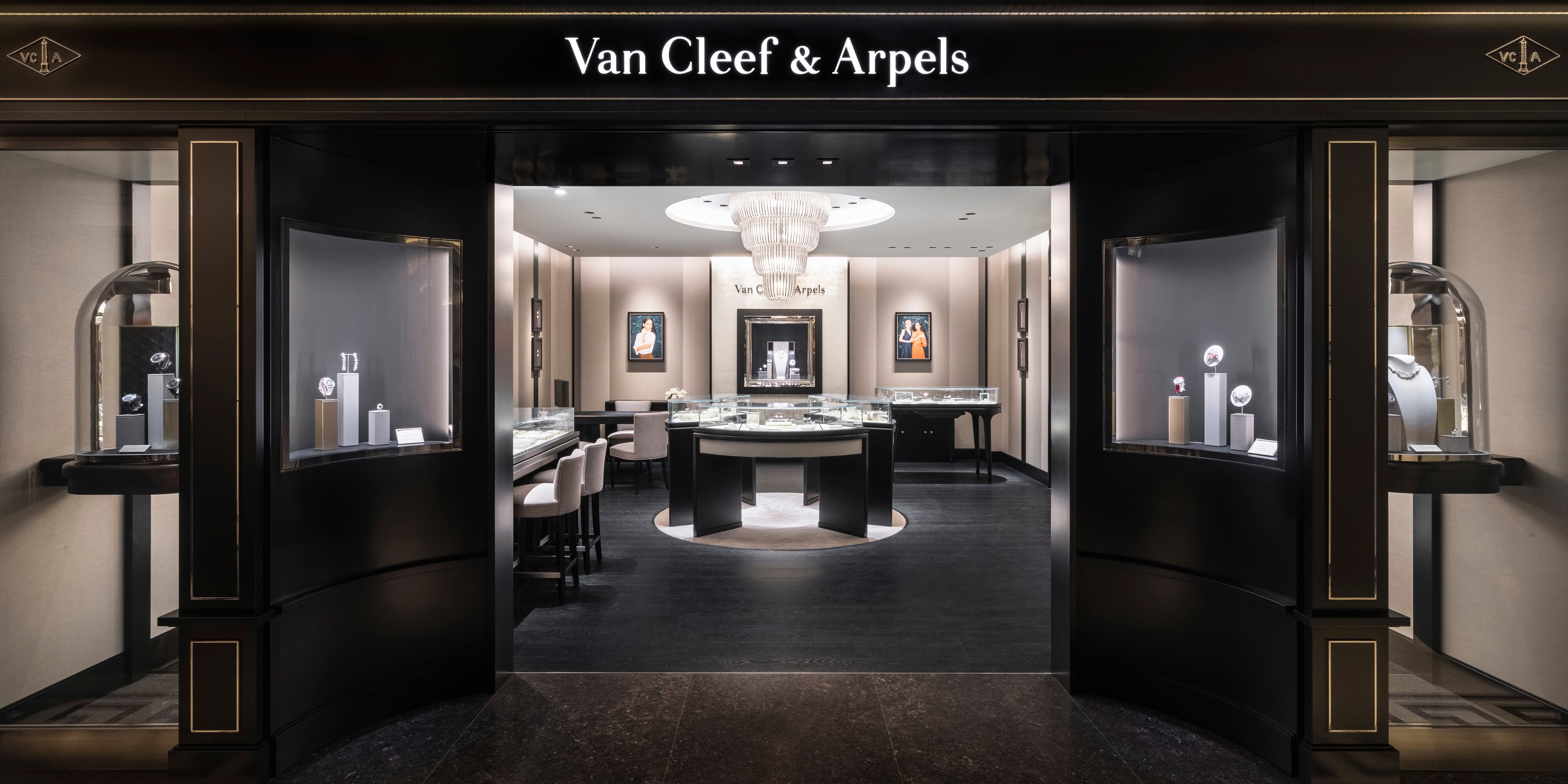 Maison Van Cleef Arpels Jewelry And High Jewelry Place Vend me In 