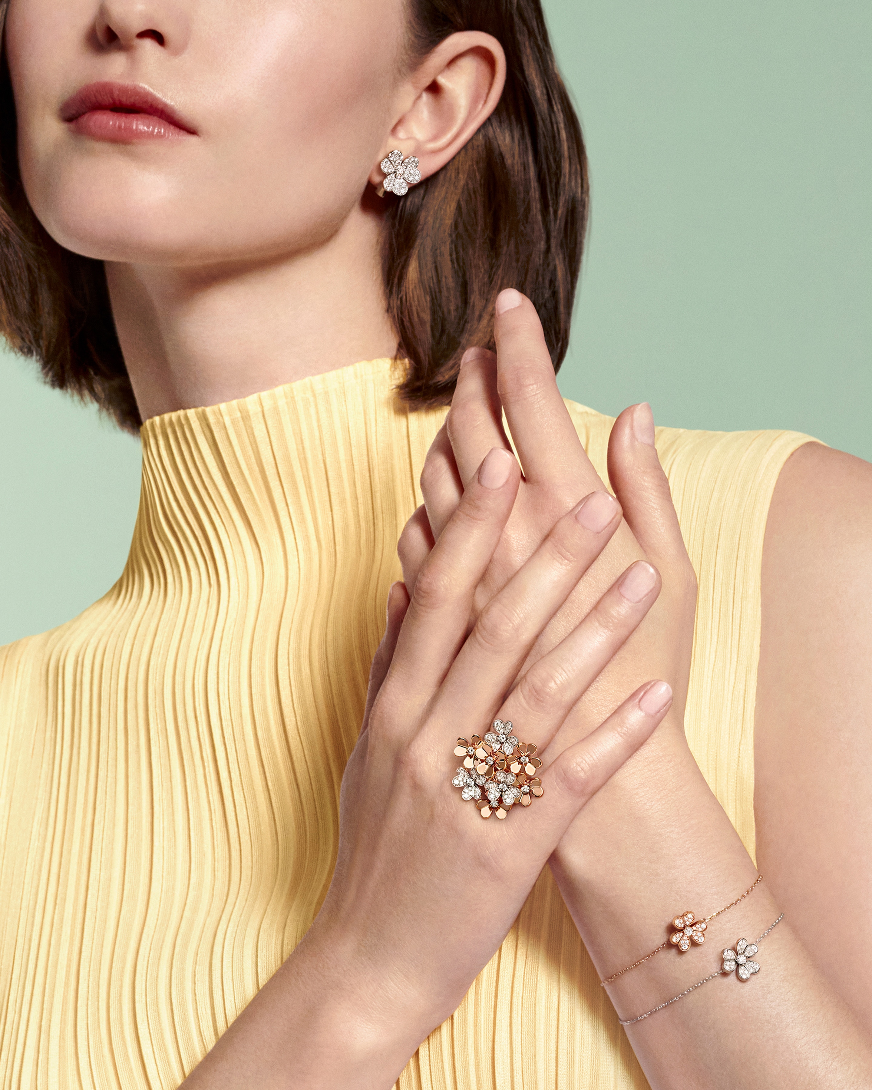 Bague fleur van cleef arpels sales