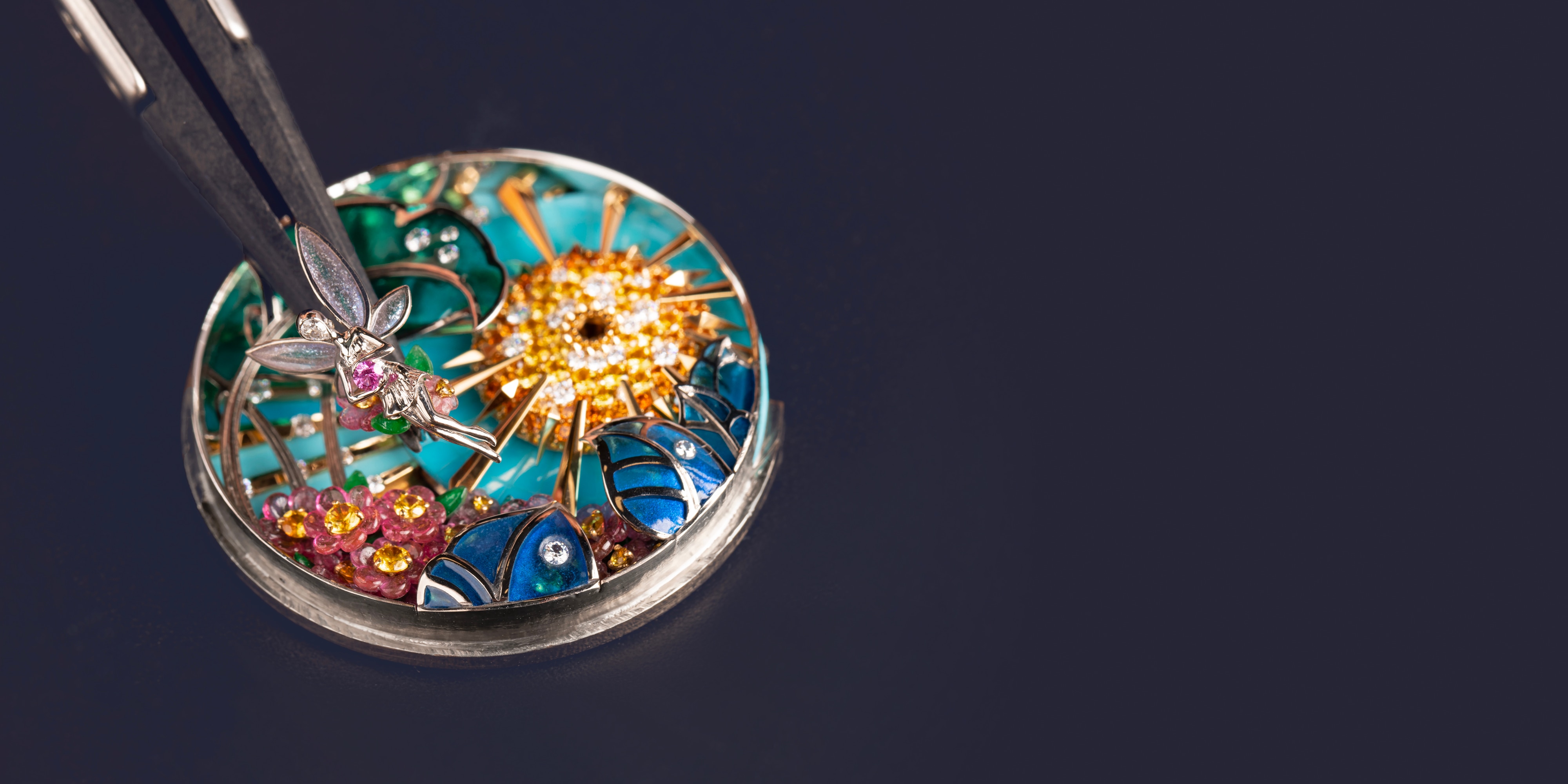 Métiers d'art. Montre Lady Arpels Jour Enchanté, collection Cadrans Extraordinaires, Van Cleef & Arpels.