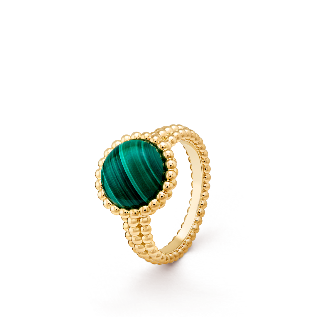 Maison Van Cleef & Arpels Jewelry and High Jewelry, place Vendôme in